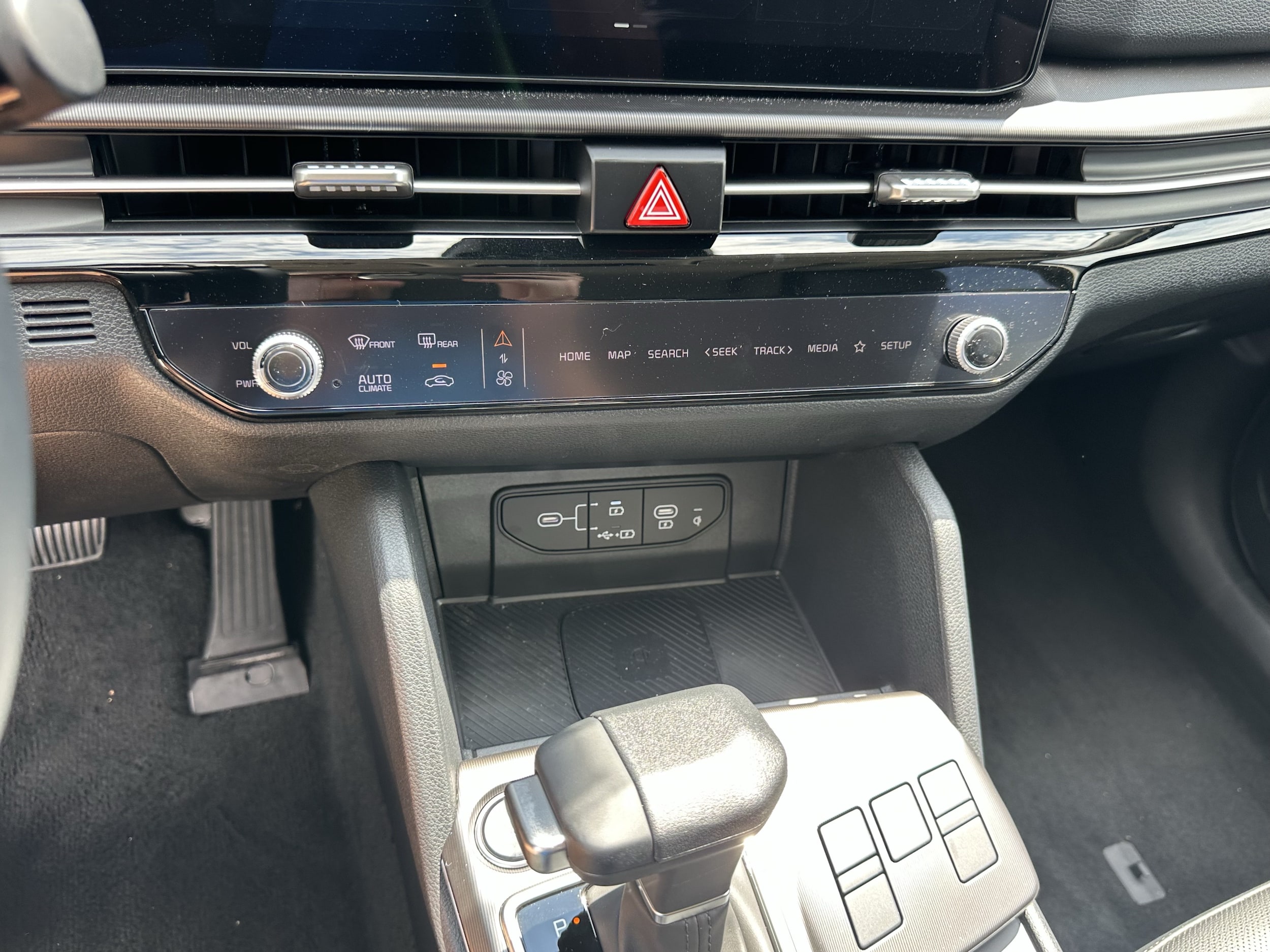 2026 Kia Sportage EX - Photo 24