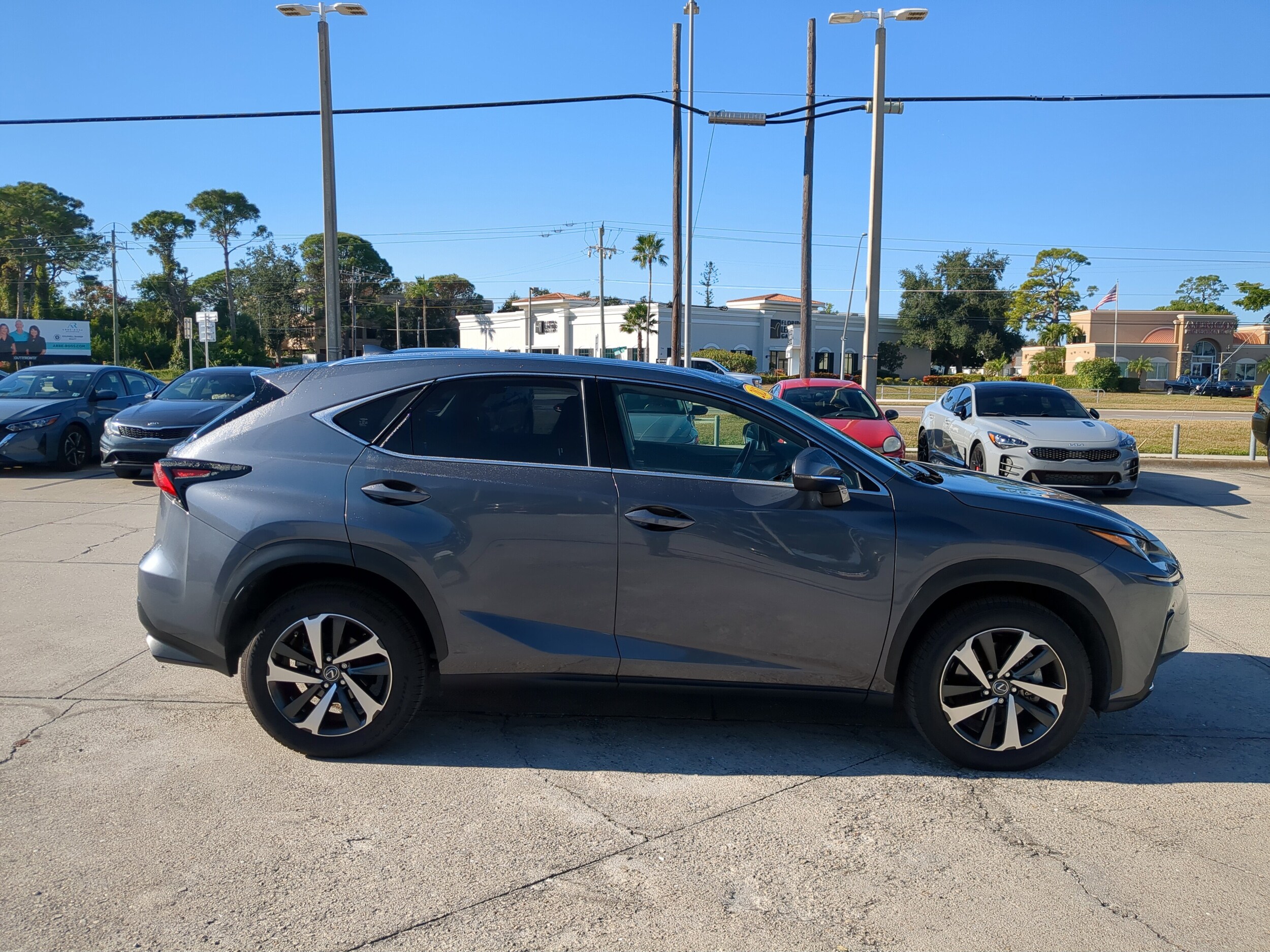 2021 Lexus NX 300 photo 3