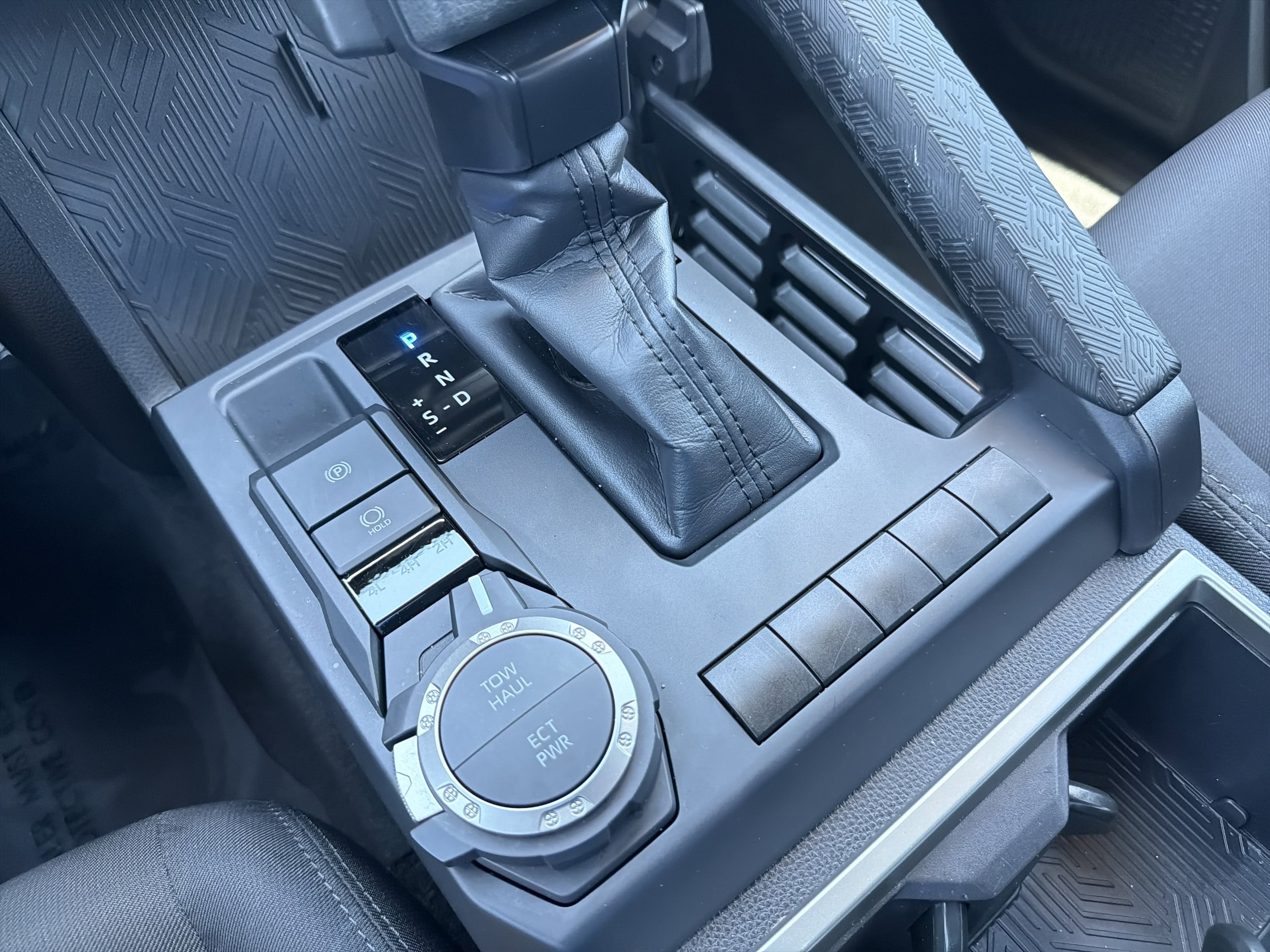 2024 Toyota Tacoma SR5 - Photo 32