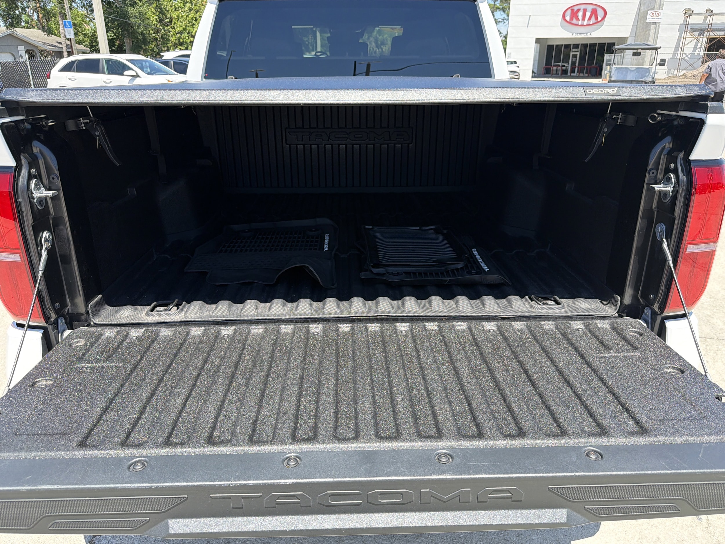 2024 Toyota Tacoma SR5 - Photo 11