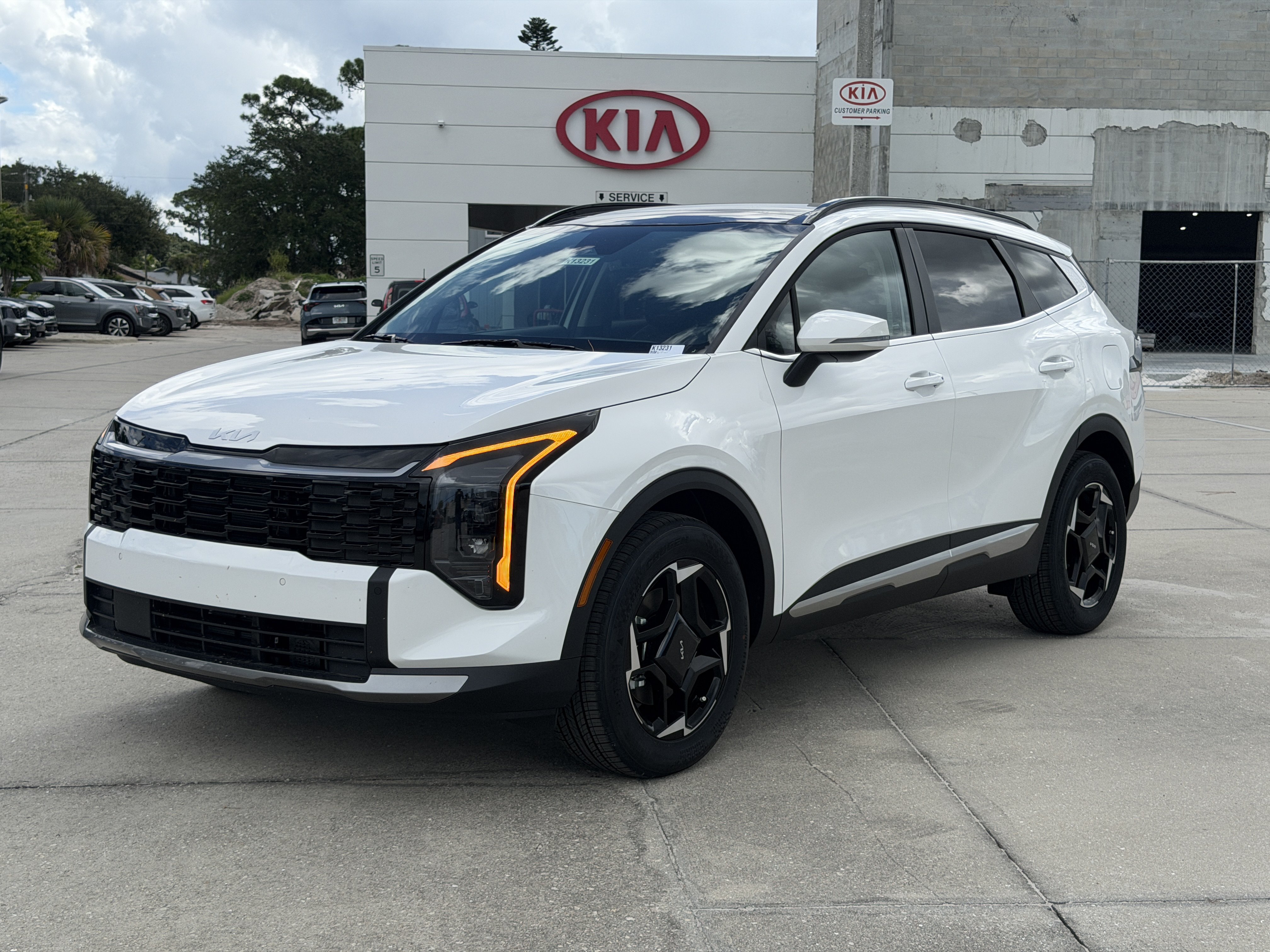 New 2027 Kia Sportage Hybrid EX SUV