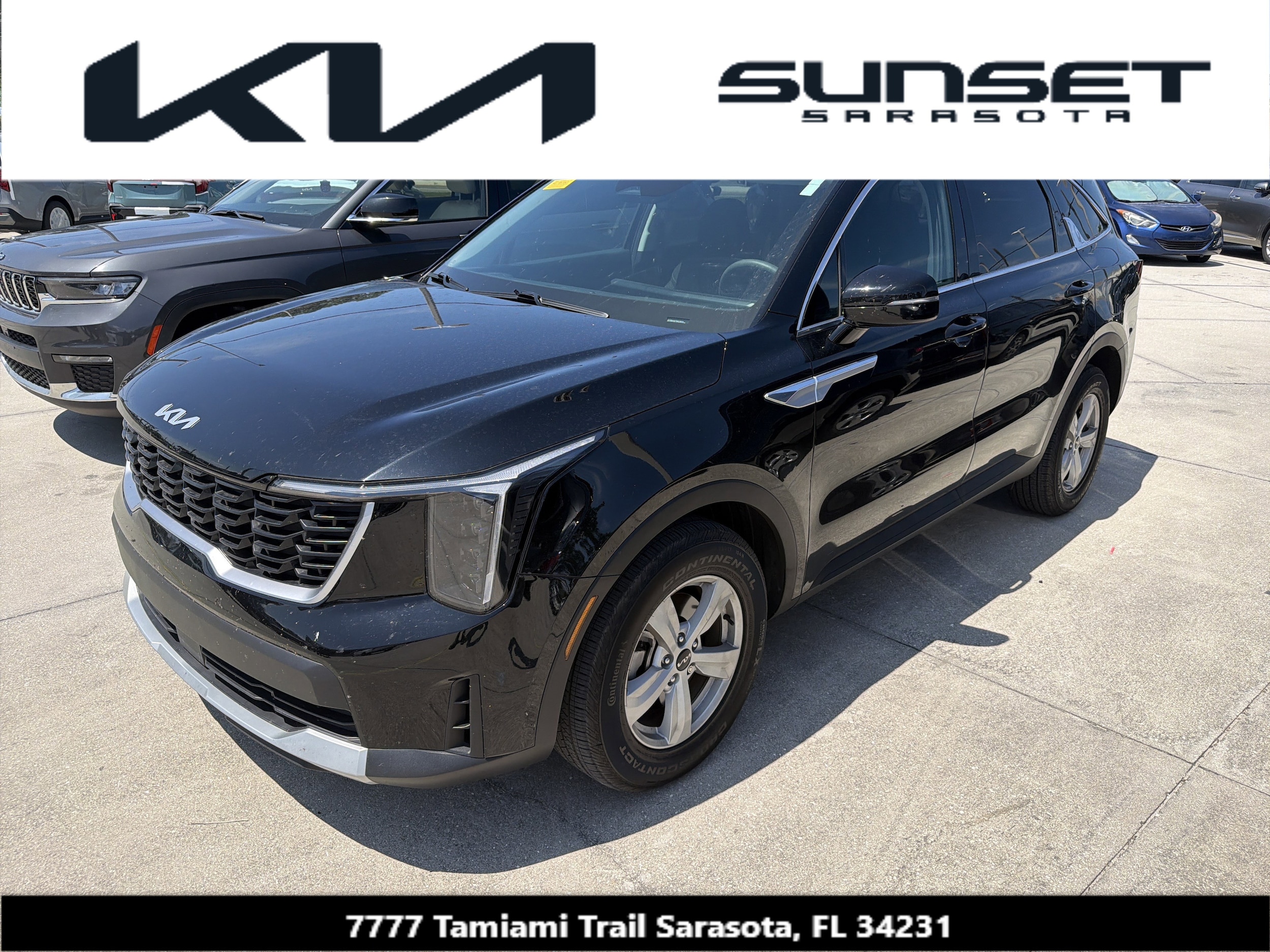 2025 Kia Sorento LX AT's photo