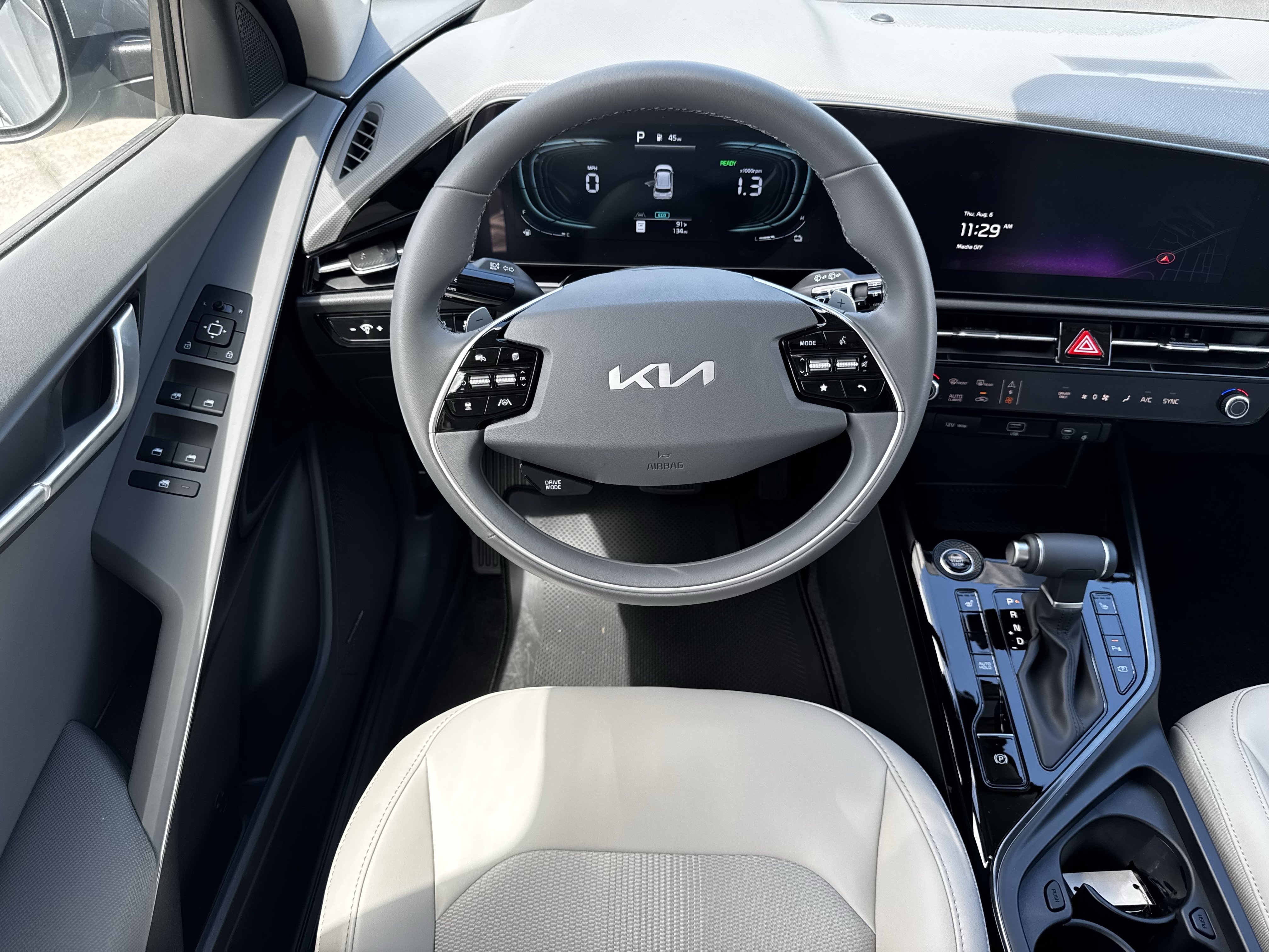 2026 Kia Niro EX - Photo 11