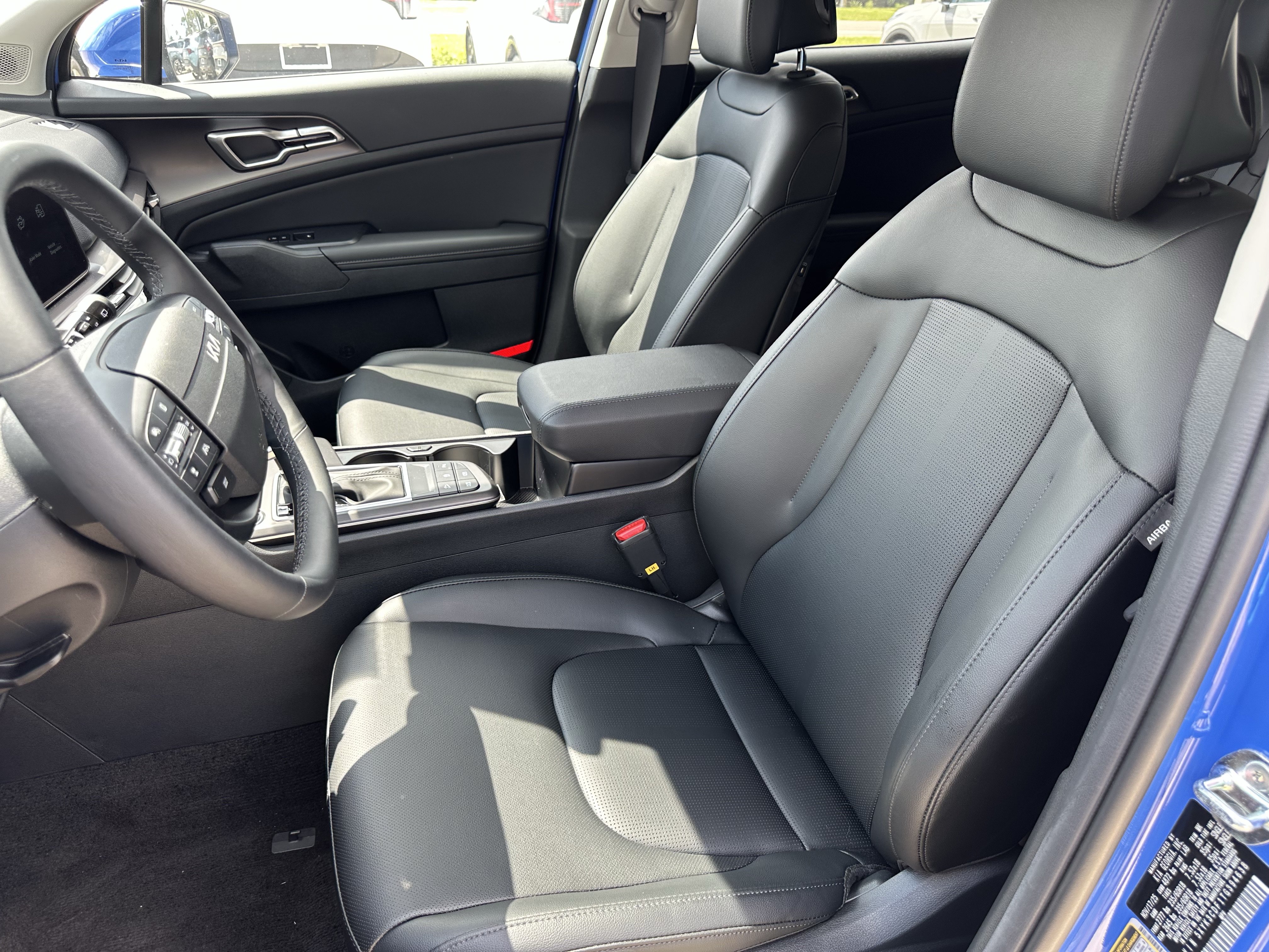 2026 Kia Sportage EX - Photo 17