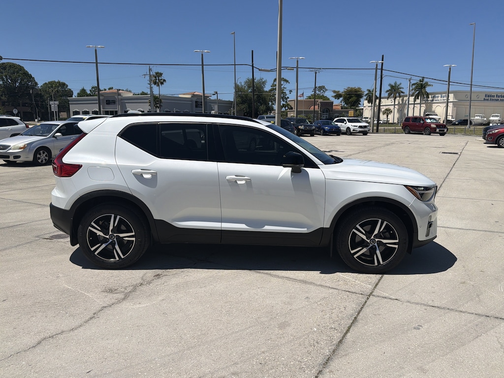 Used 2023 Volvo XC40 B4 FWD Plus Dark SUV