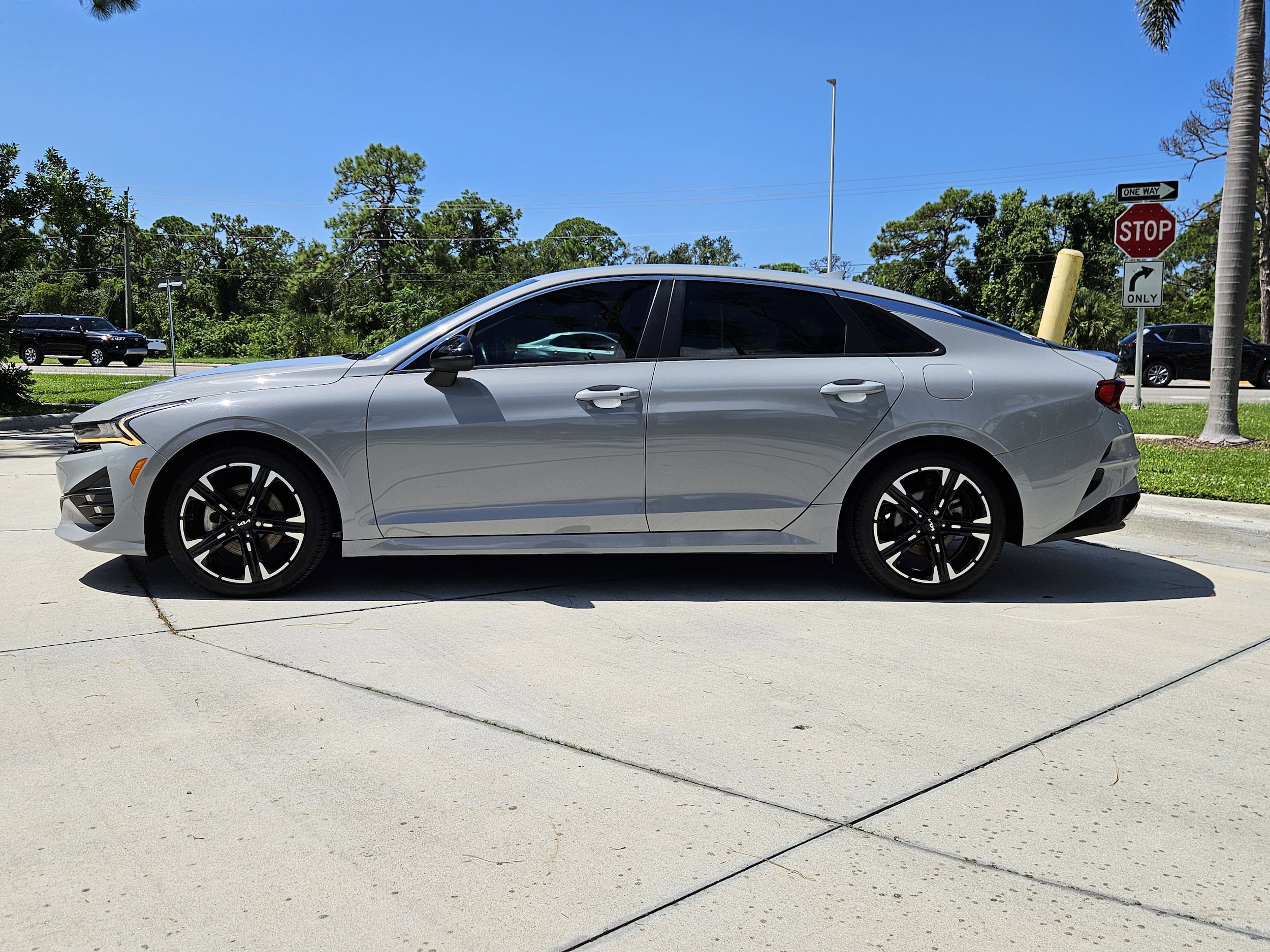 2022 Kia K5 GT-Line photo 4