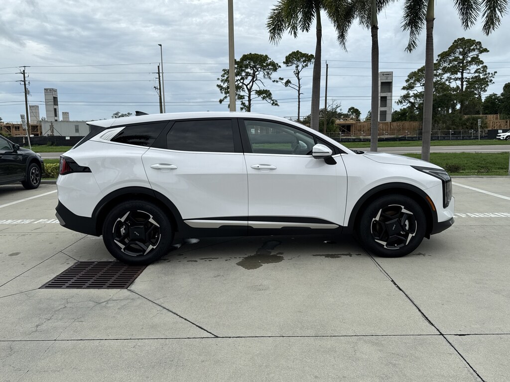 New 2026 Kia Sportage EX SUV