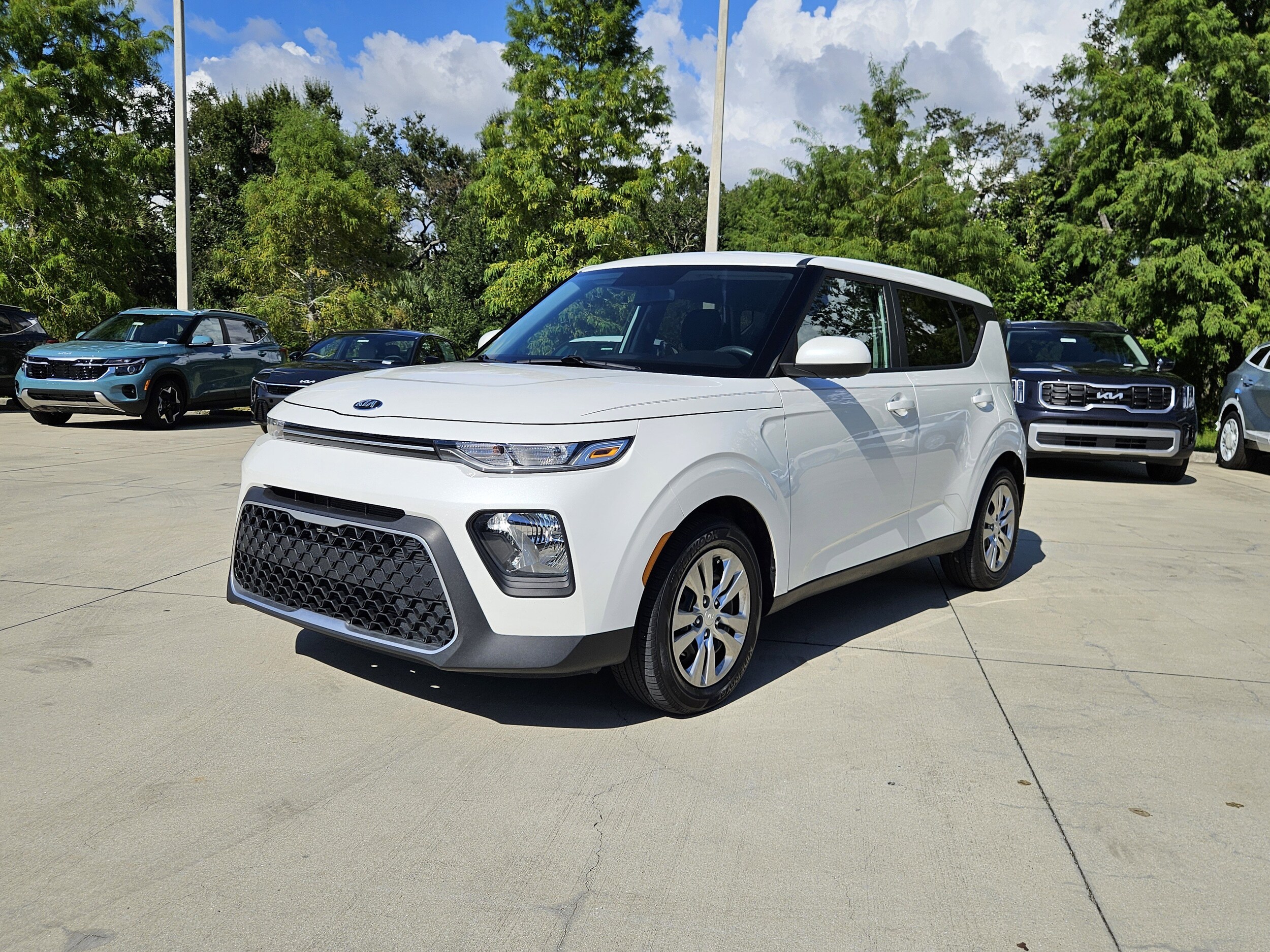 2021 Kia Soul LX S X-Line photo 3