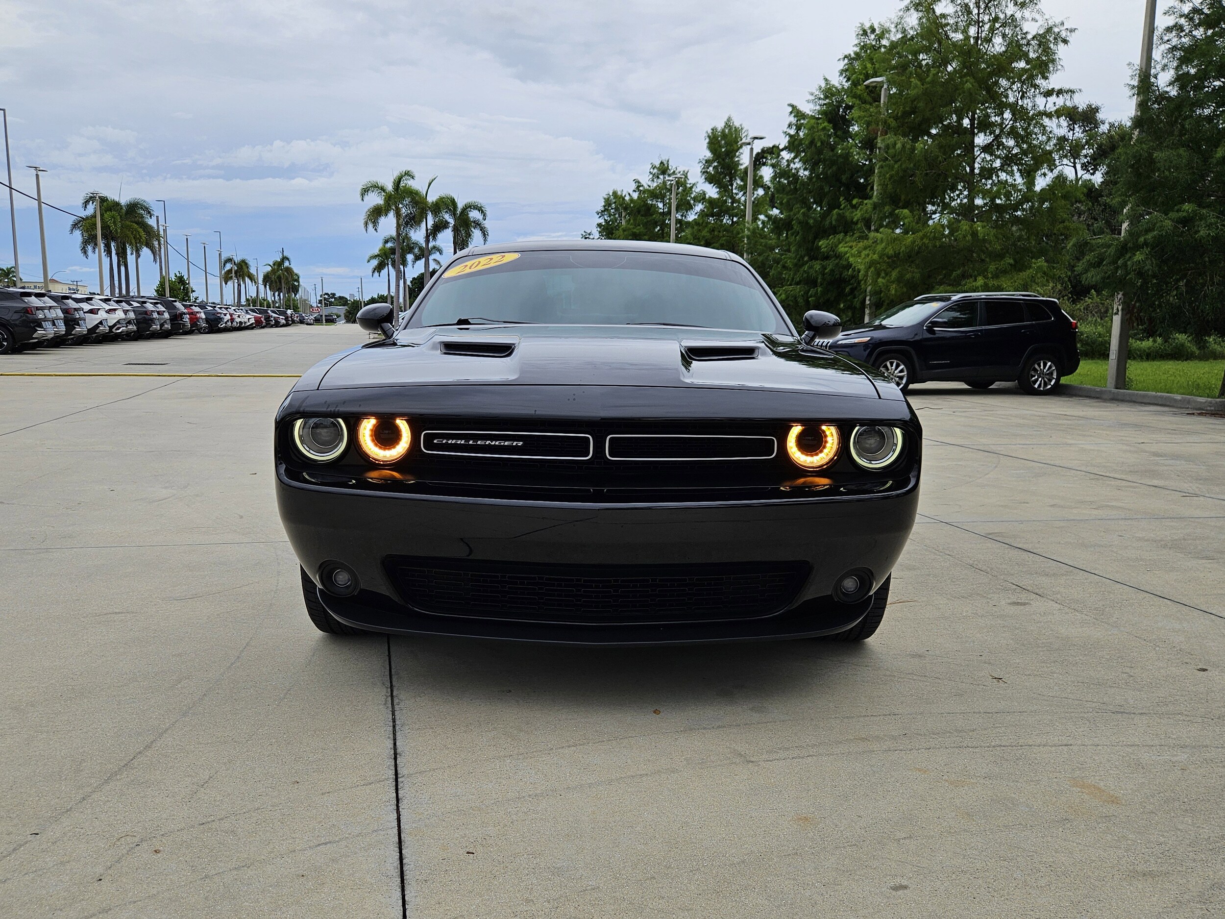 2022 Dodge Challenger SXT photo 2