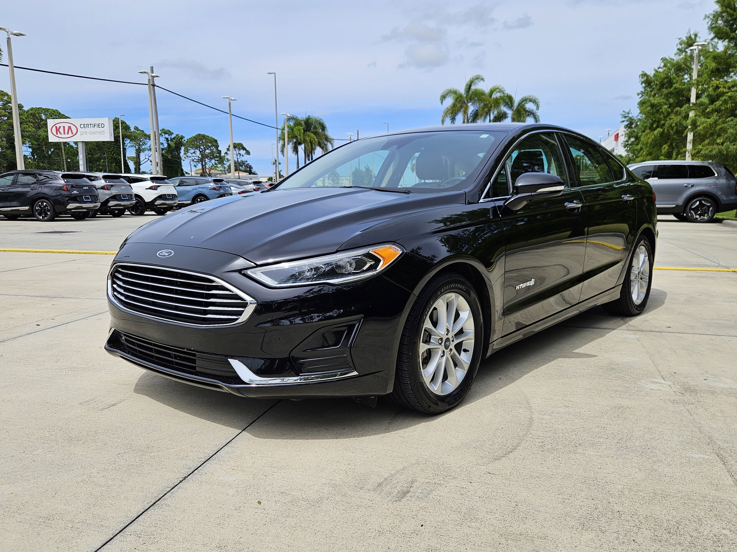2019 Ford Fusion Hybrid SEL photo 3