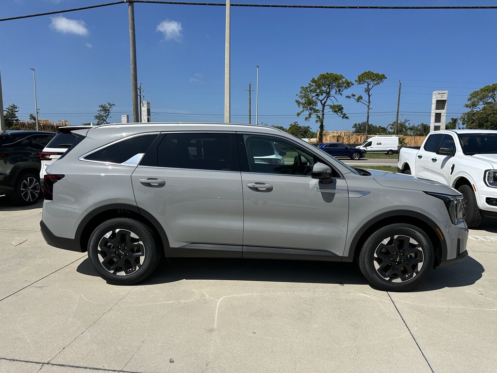New 2026 Kia Sorento S SUV