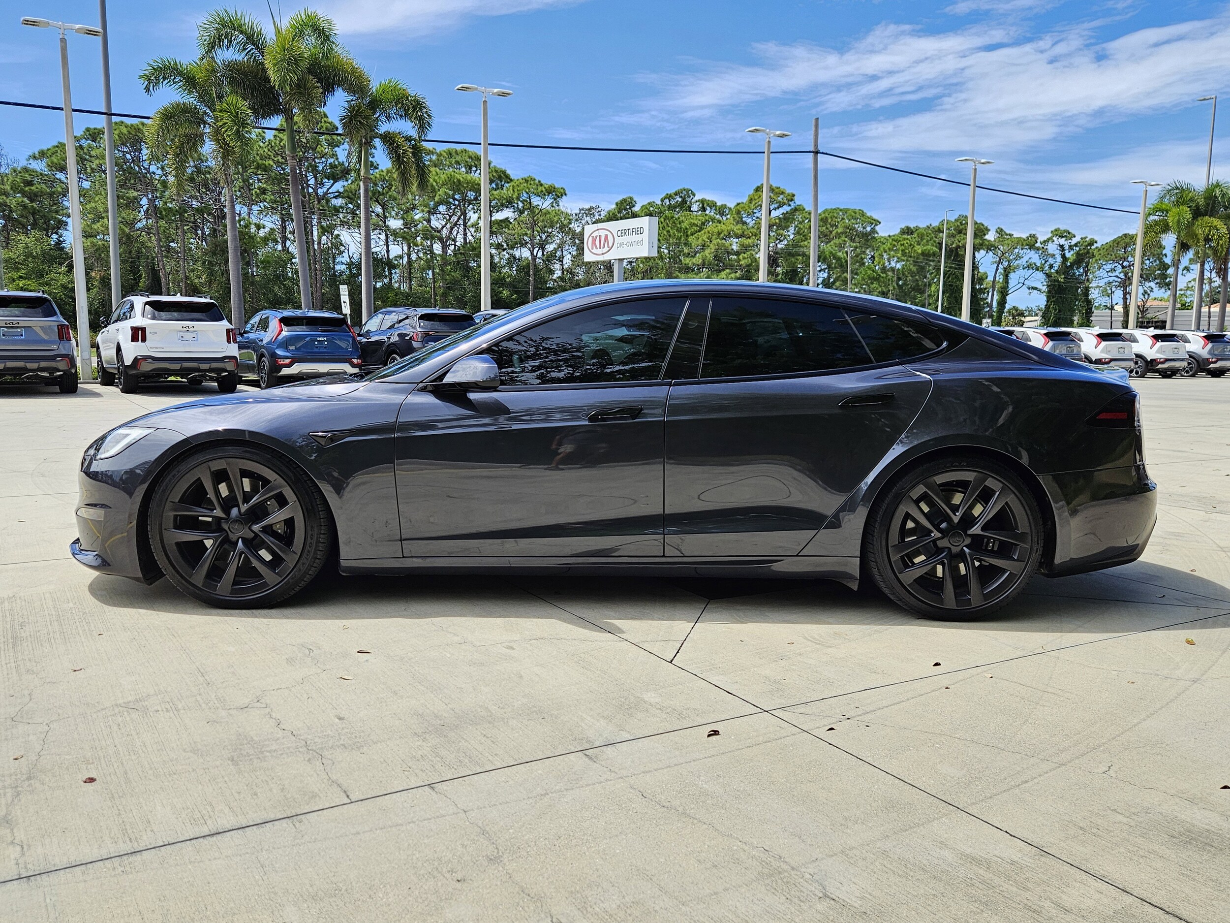 2025 Tesla Model S photo 4