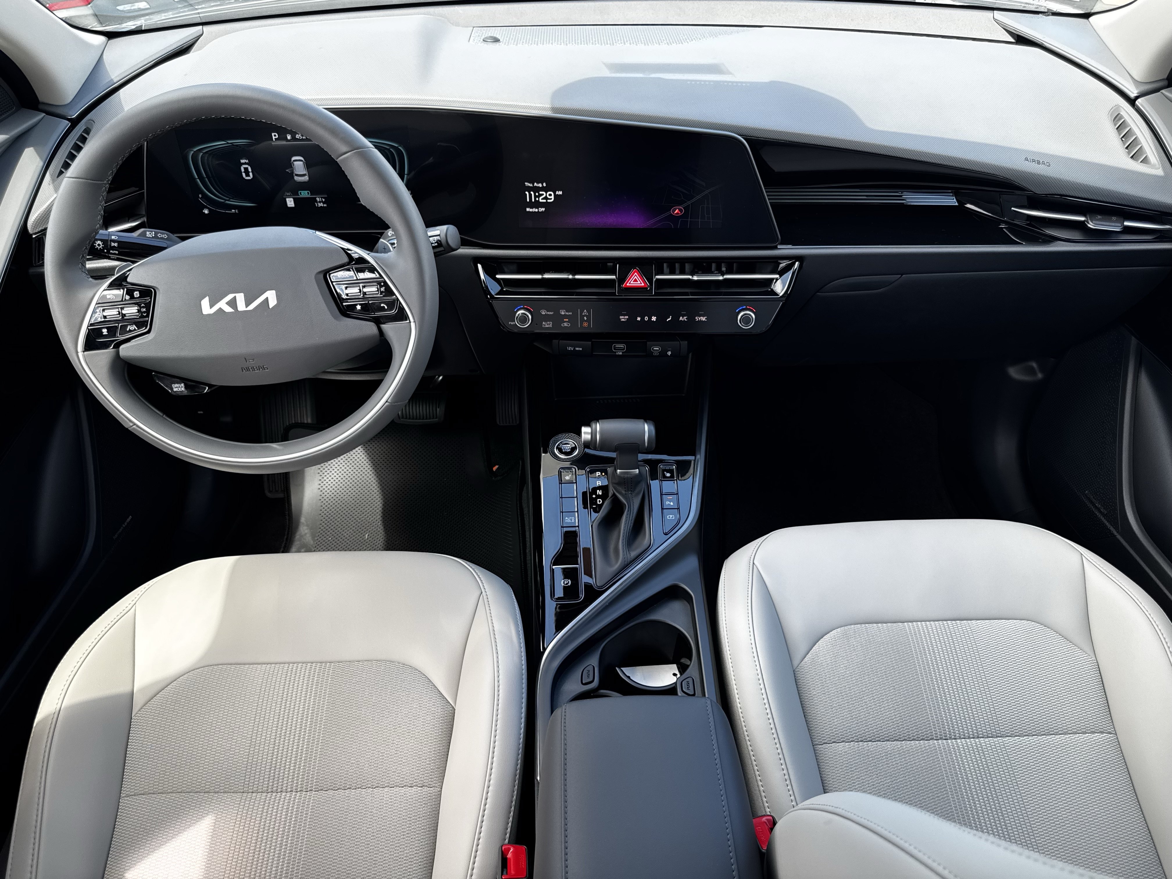 2026 Kia Niro EX - Photo 10