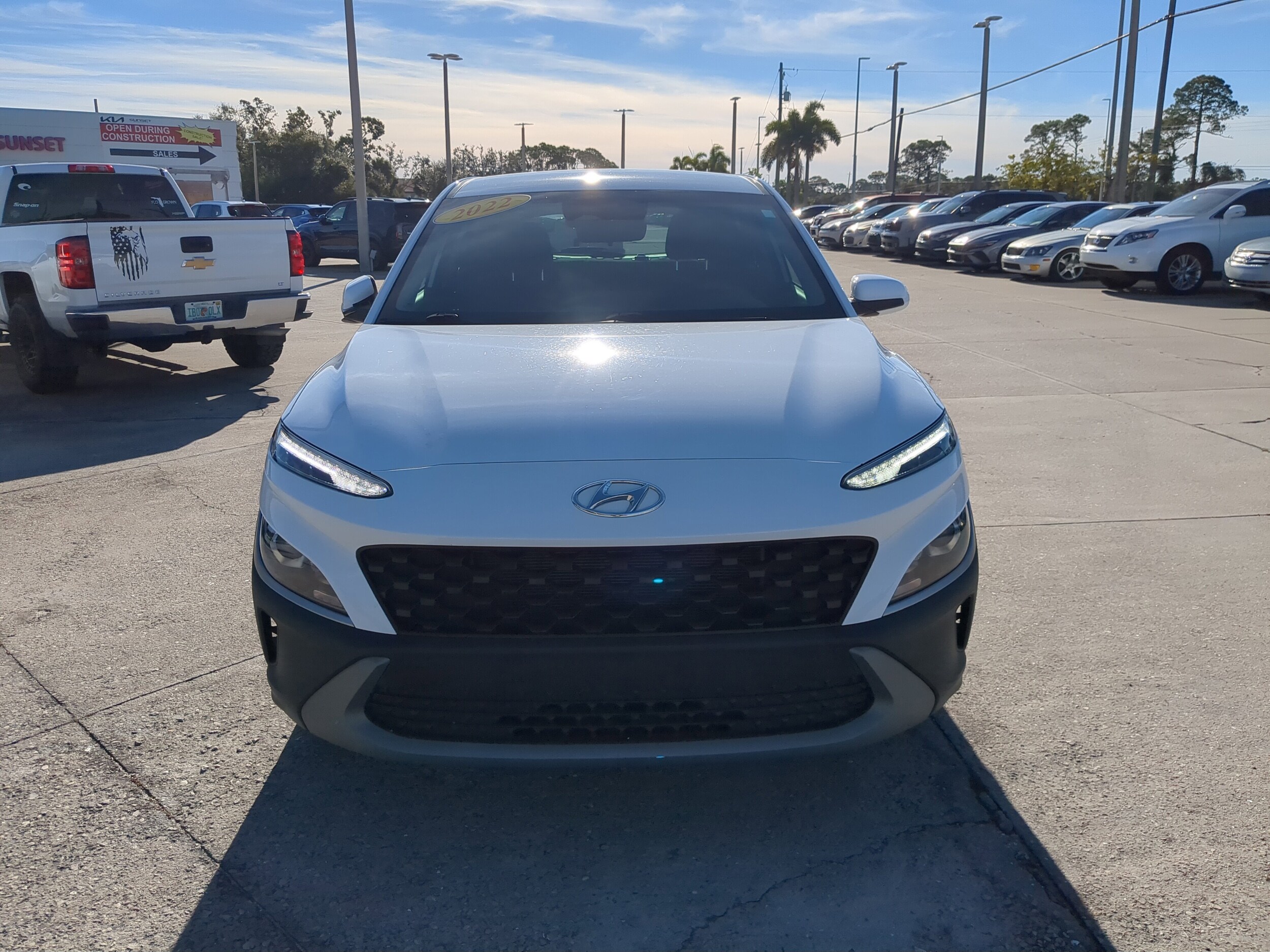 2022 Hyundai Kona SE photo 2