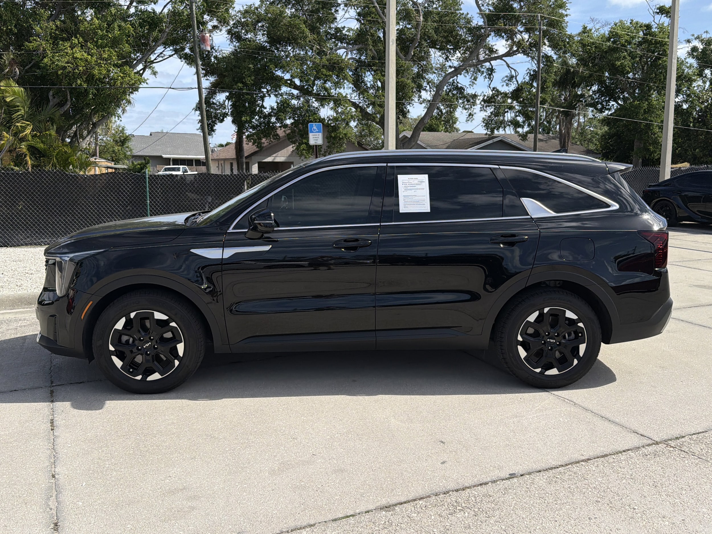 2024 Kia Sorento S - Photo 7