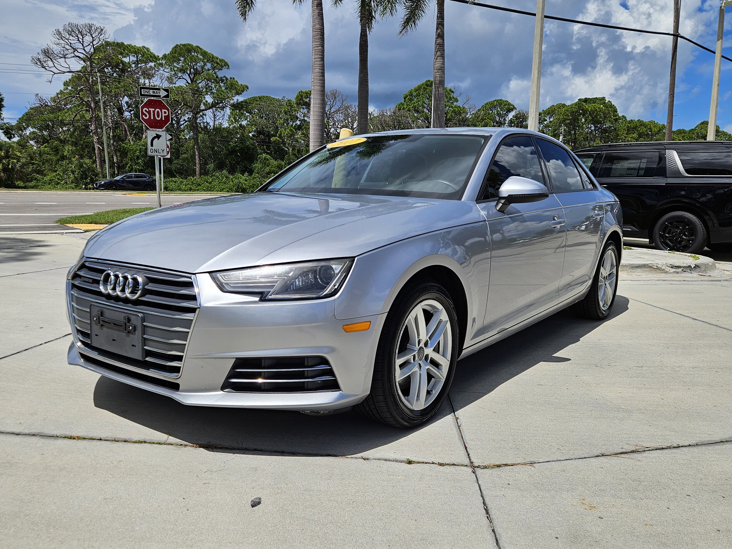 2017 Audi A4 2.0T Premium photo 3