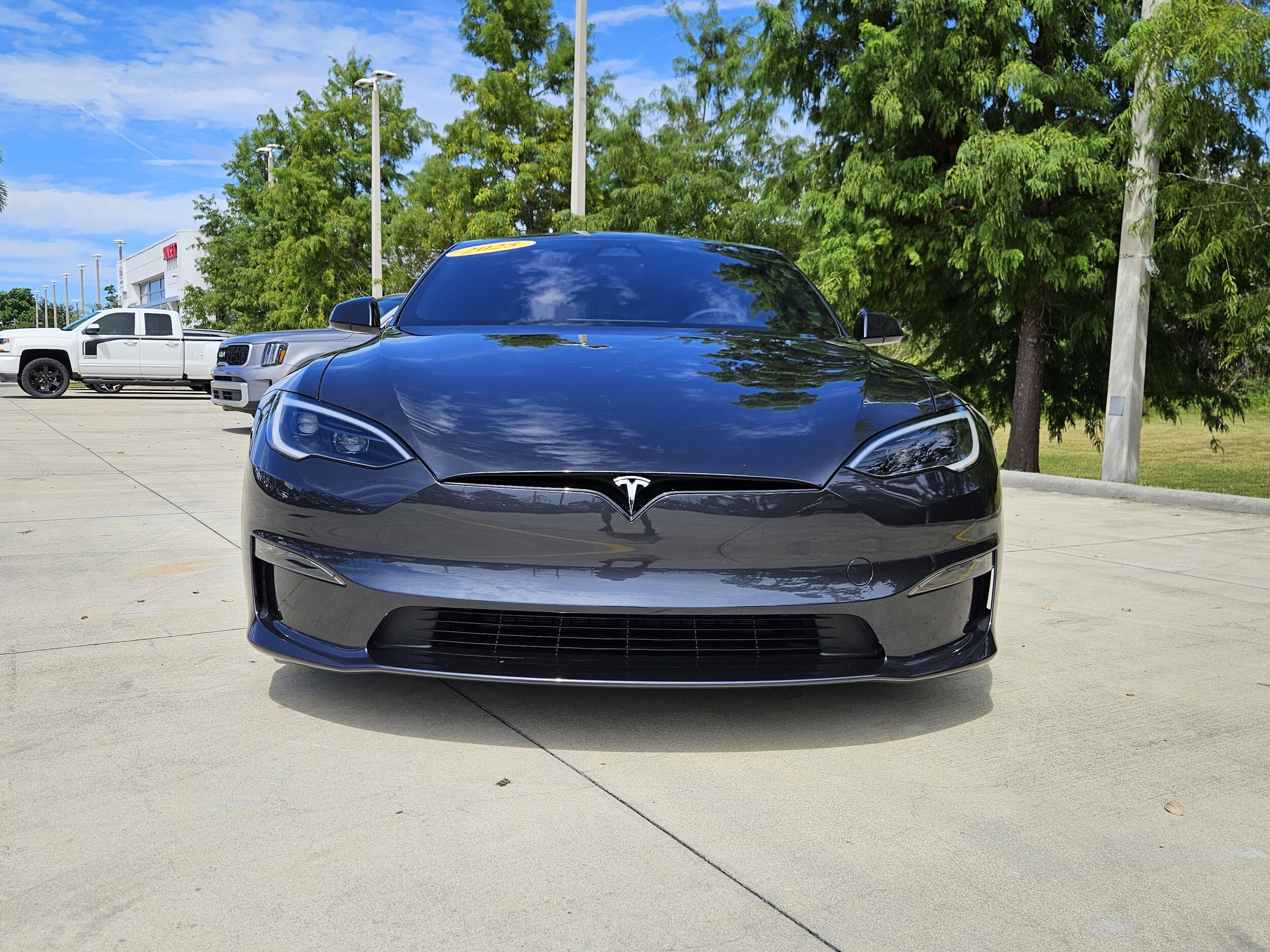 2025 Tesla Model S photo 2