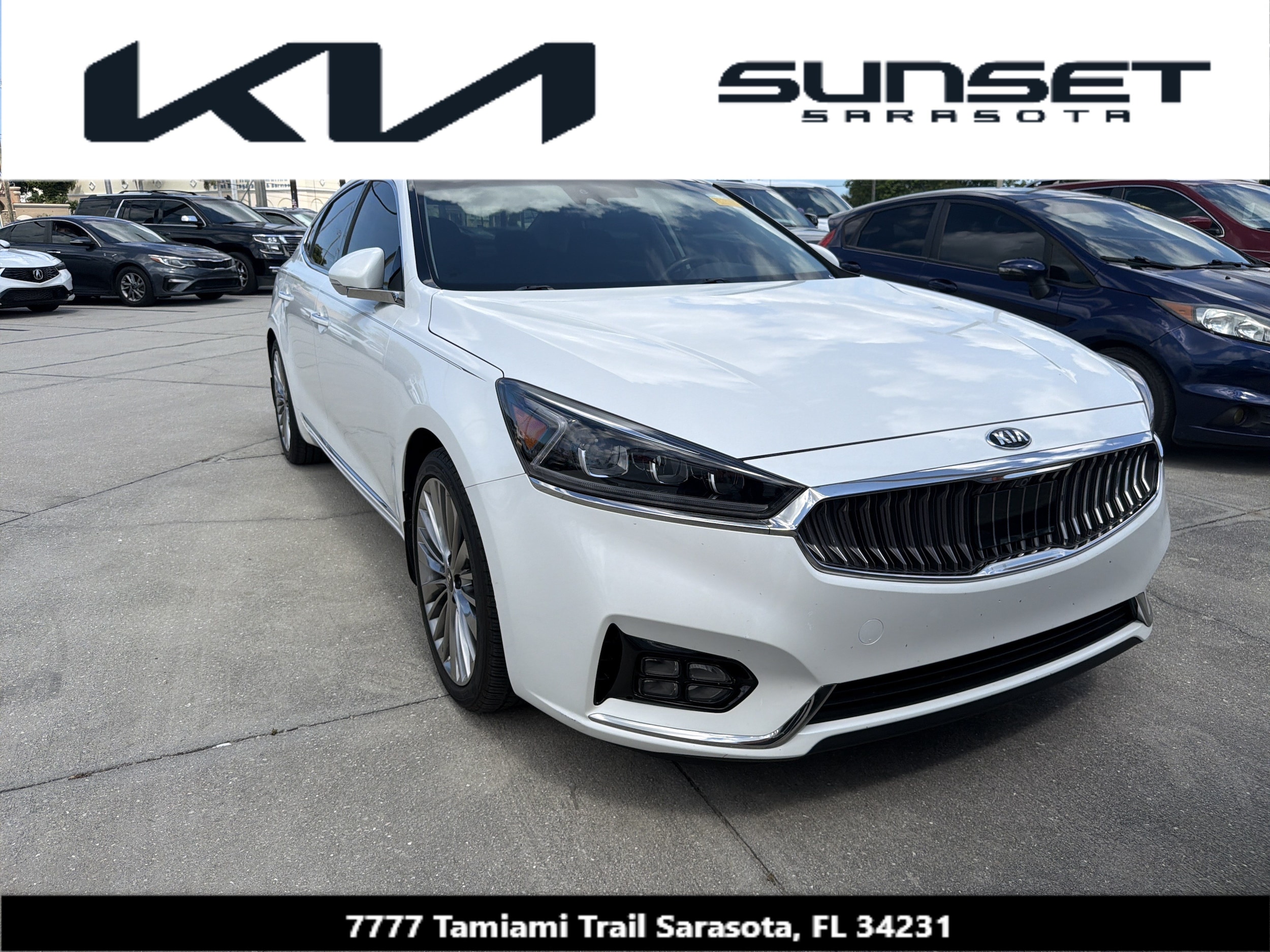 2017 Kia Cadenza Limited's photo