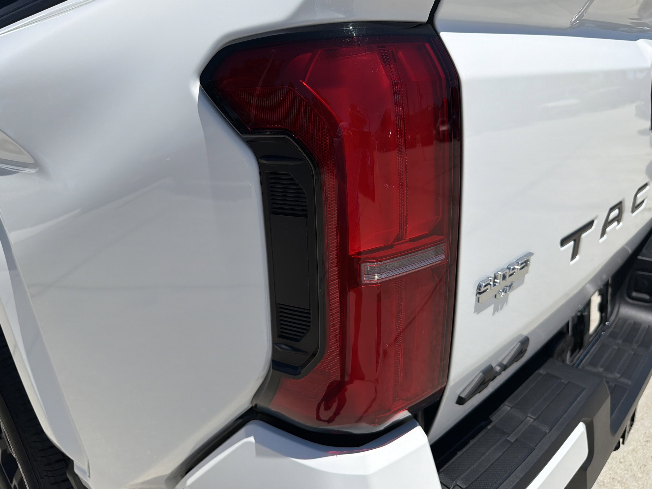 2024 Toyota Tacoma SR5 - Photo 10