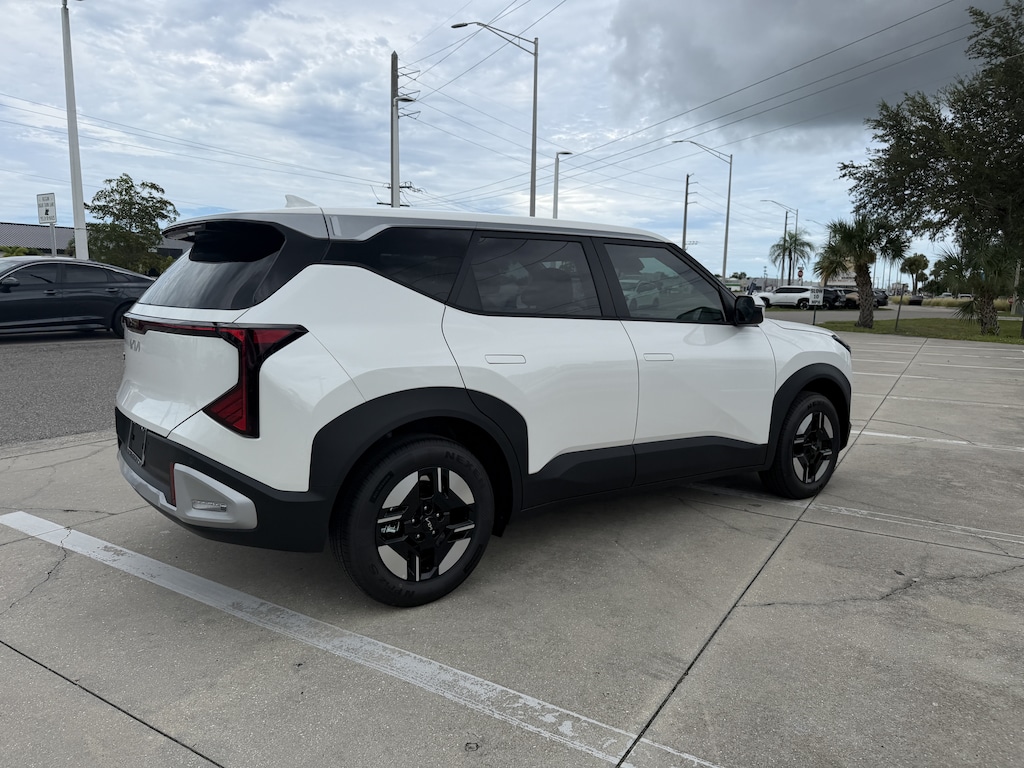 New 2027 Kia Seltos LX SUV