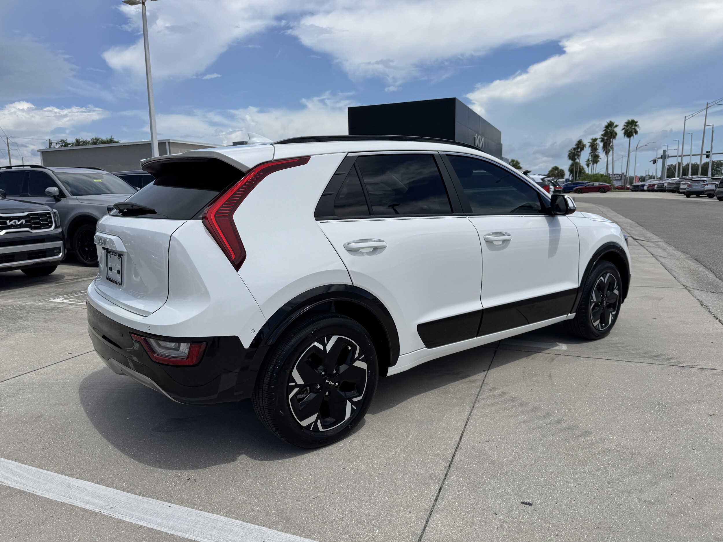 2024 Kia Niro EV Wave photo 4