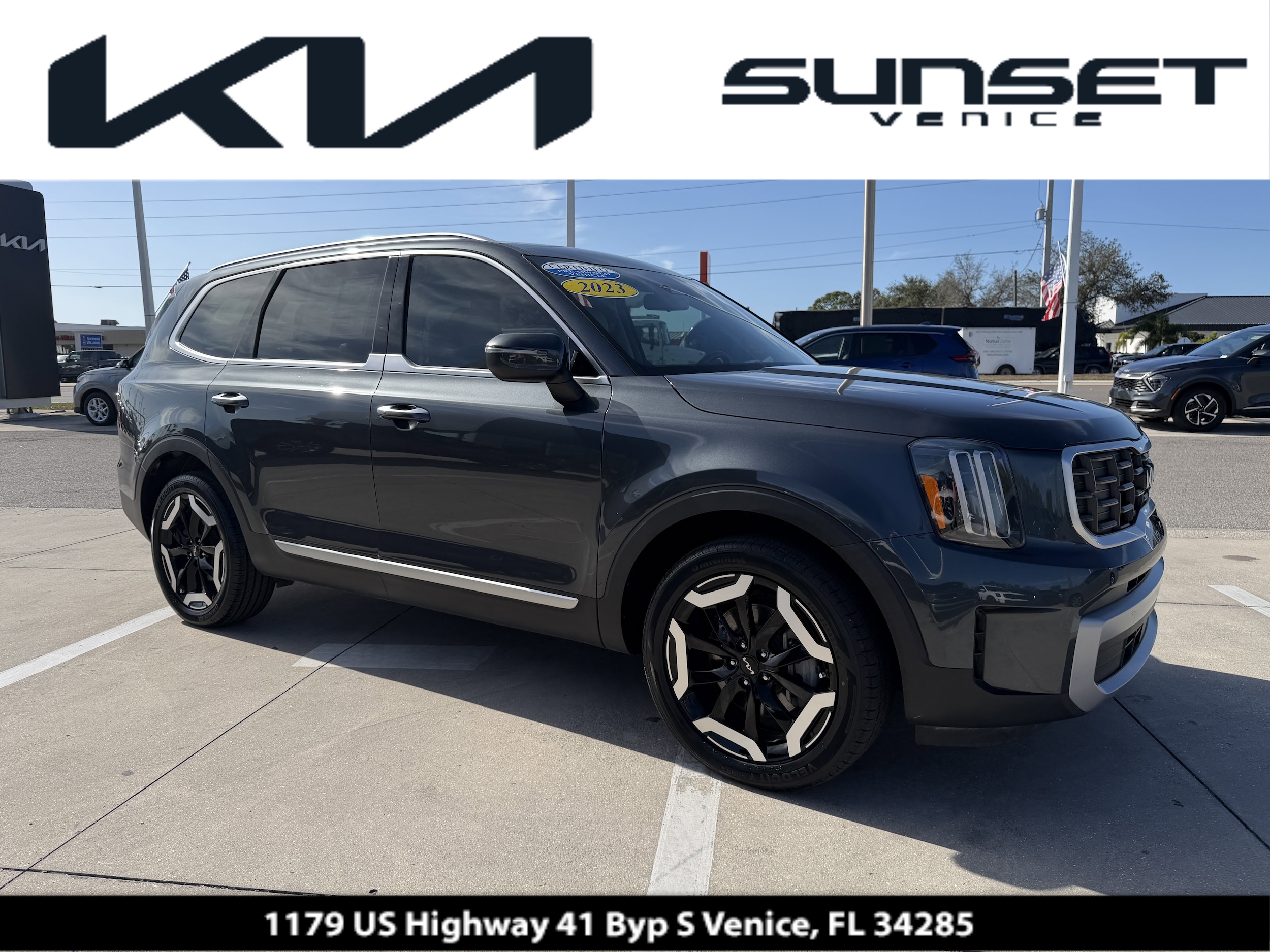 2023 Kia Telluride S's photo
