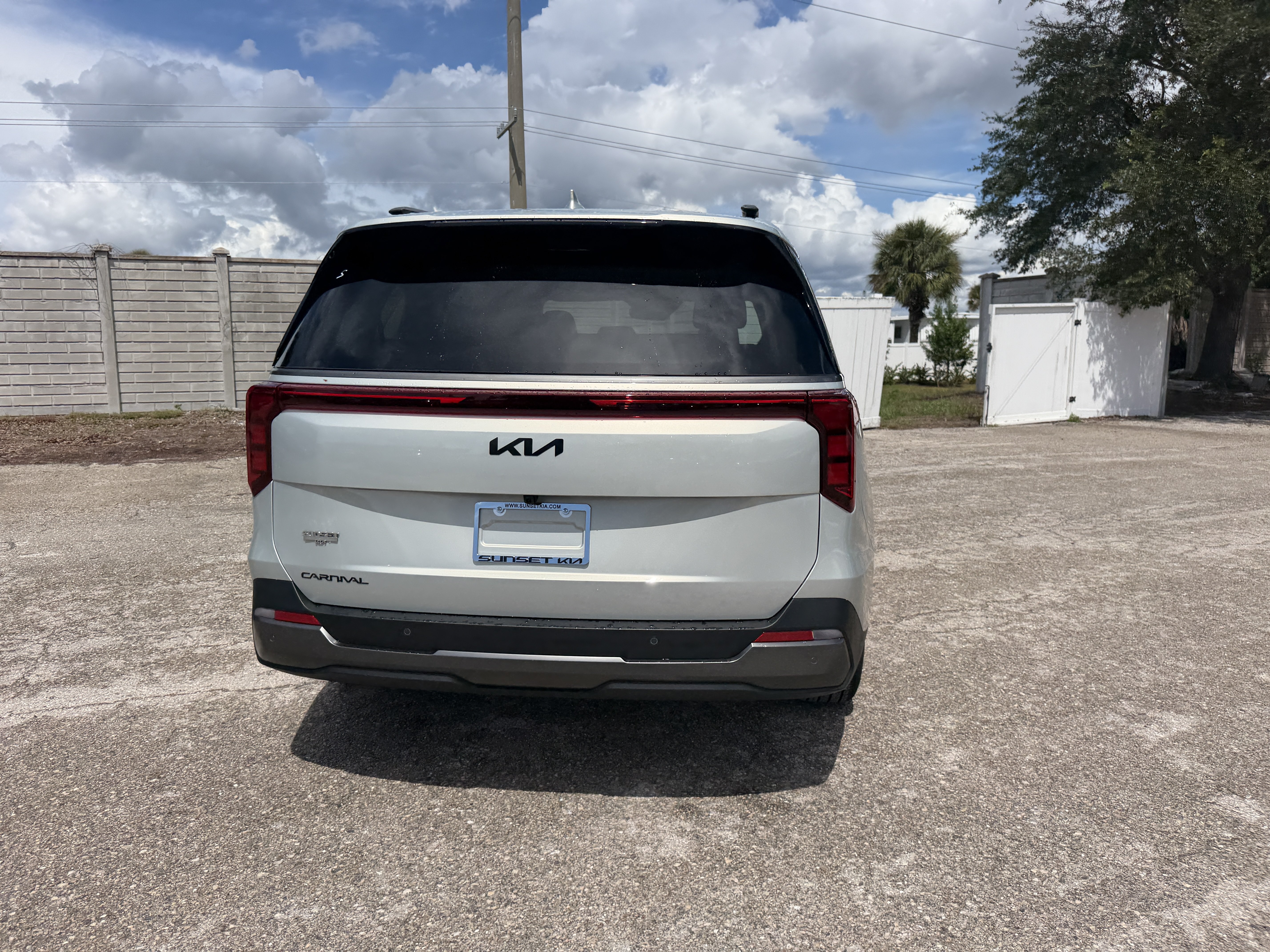 New 2027 Kia Carnival SX Van Passenger Van