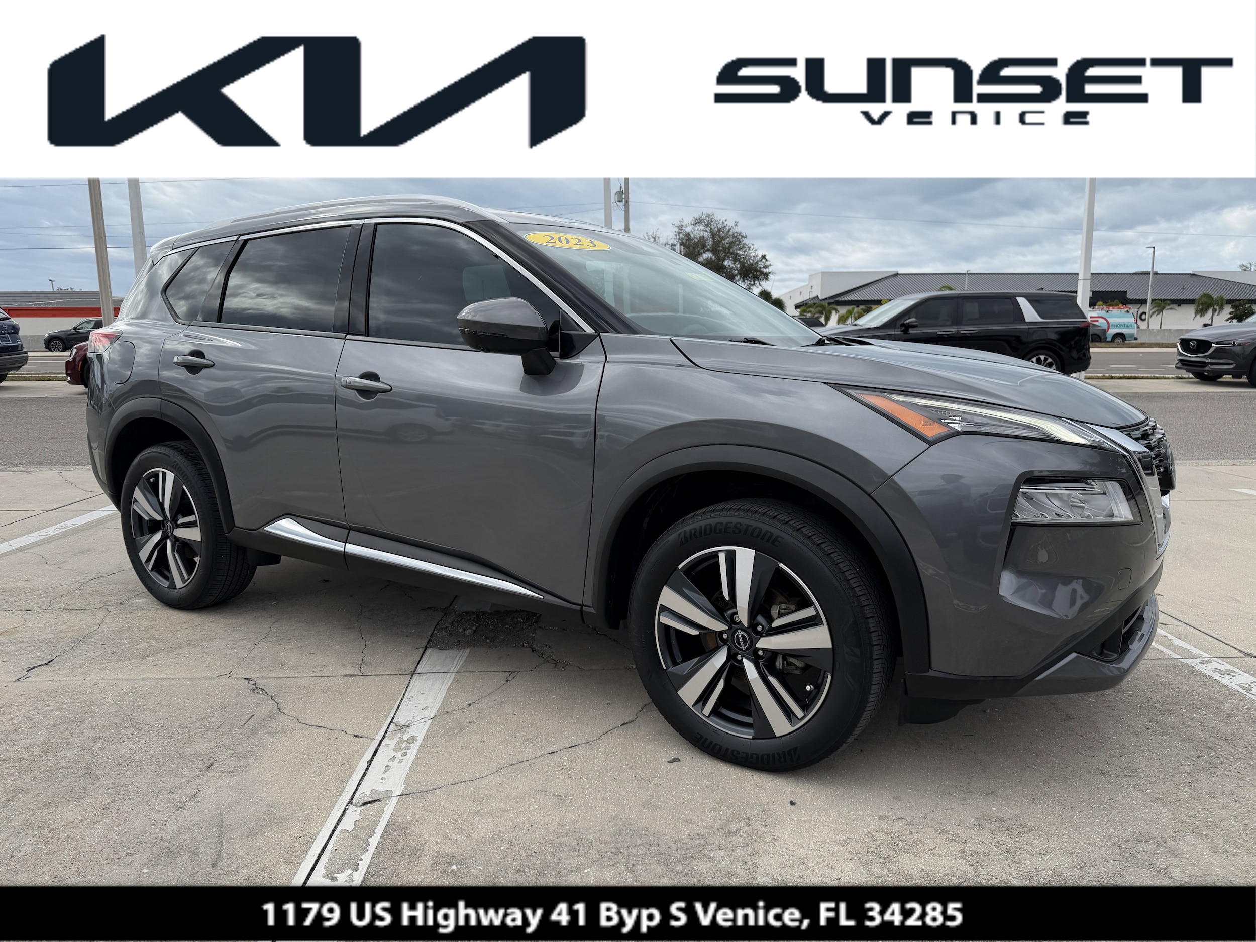 2023 Nissan Rogue SL's photo