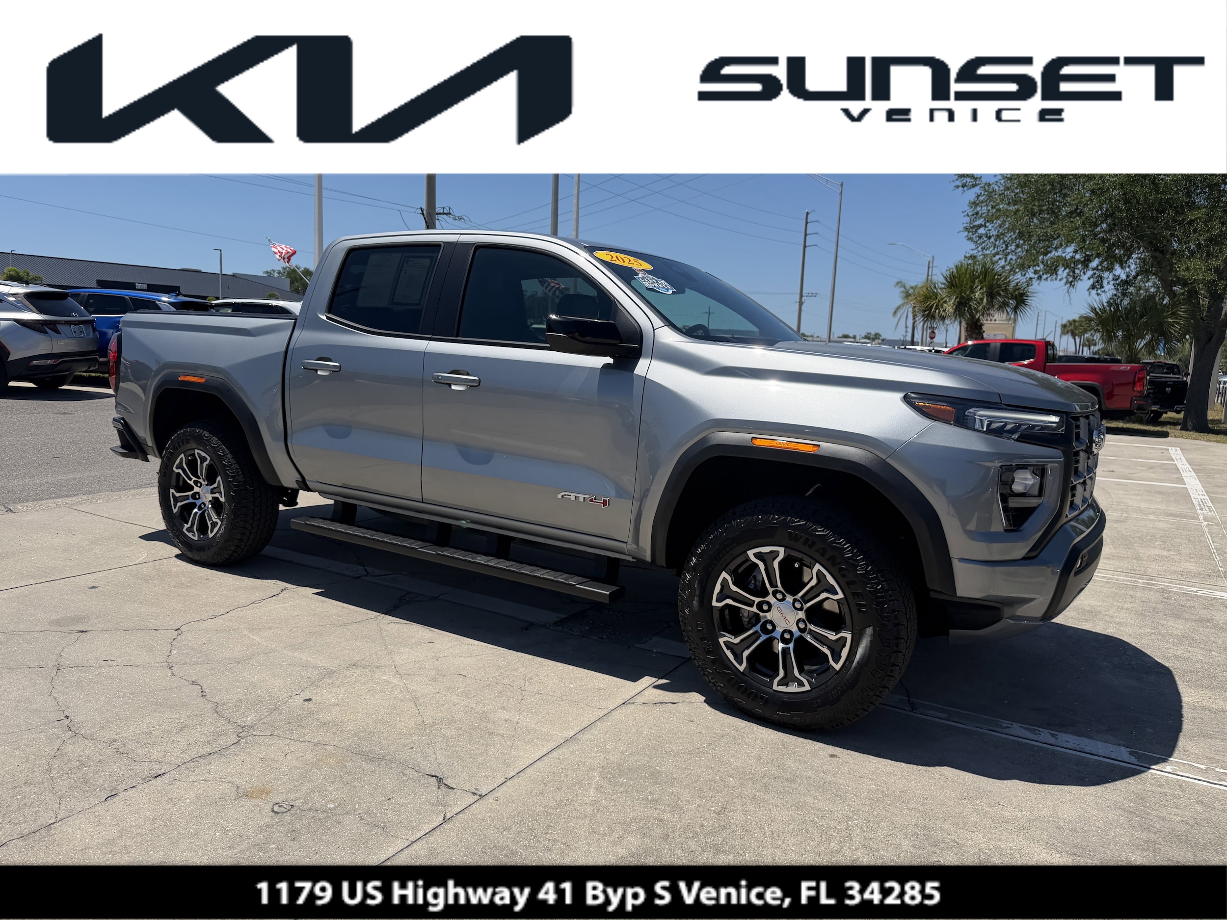 2025 GMC Canyon 4WD AT4 Crew Cab Short Box's photo