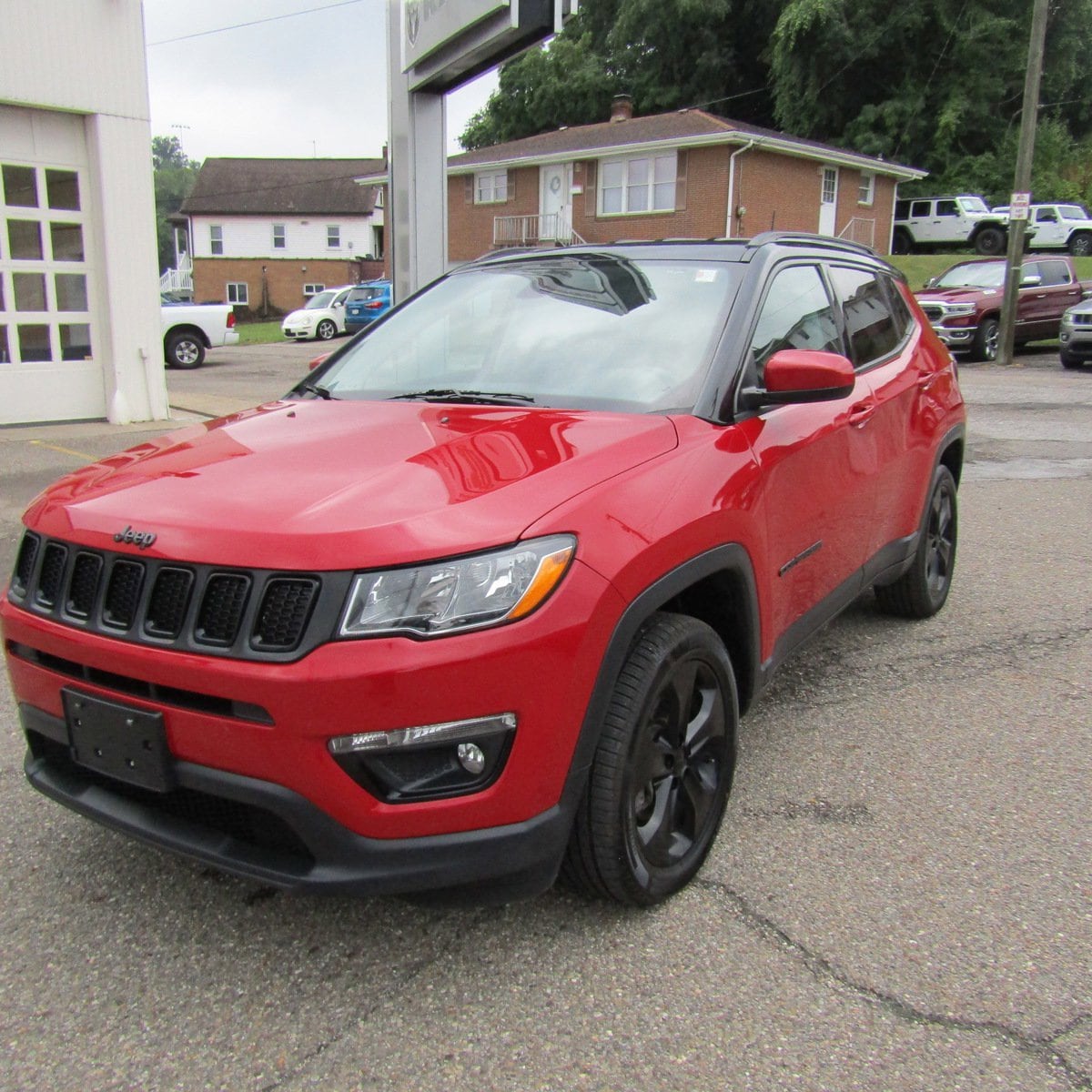 Used 2019 Jeep Compass Latitude with VIN 3C4NJDBB9KT836176 for sale in Steubenville, OH