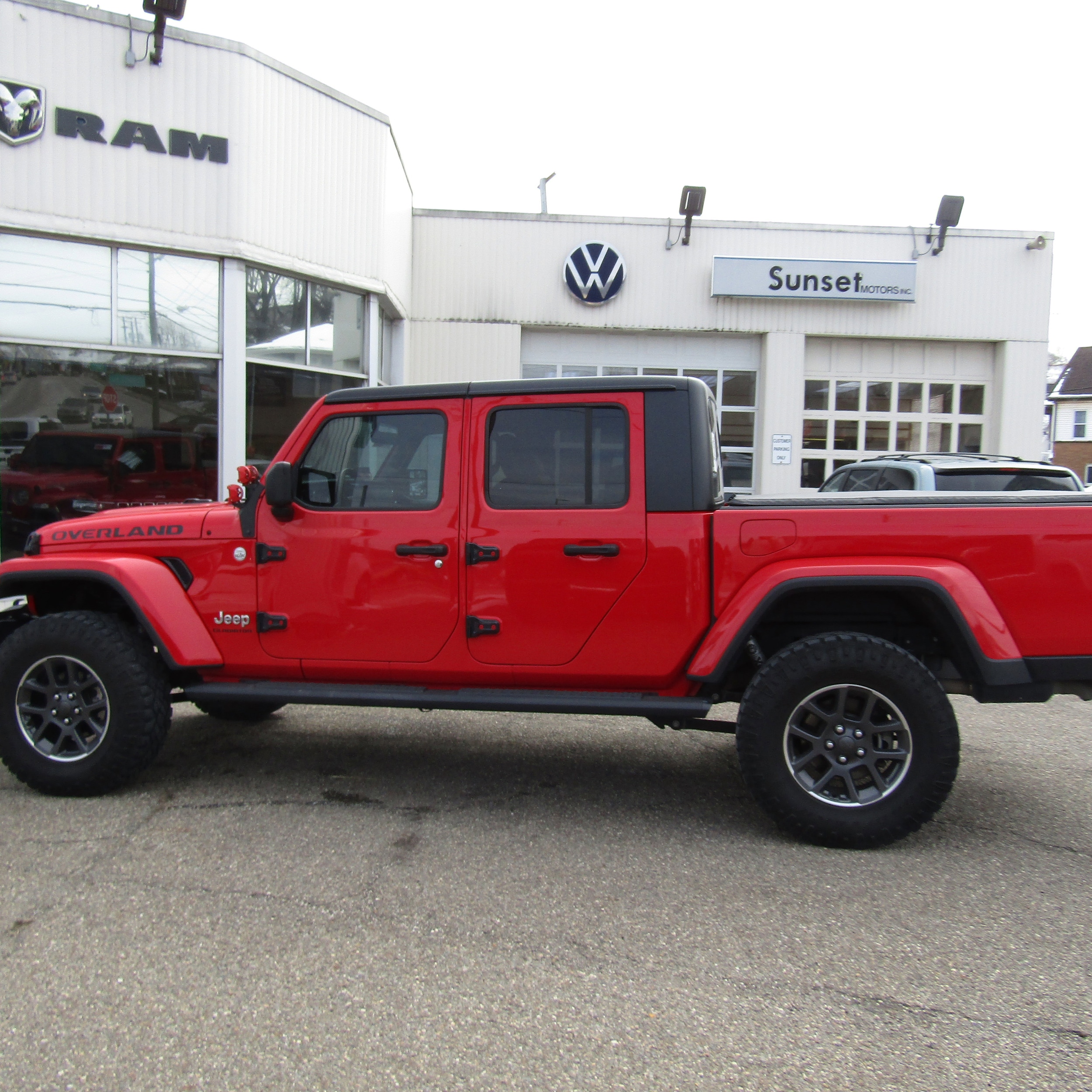 2021 Jeep Gladiator Overland's photo