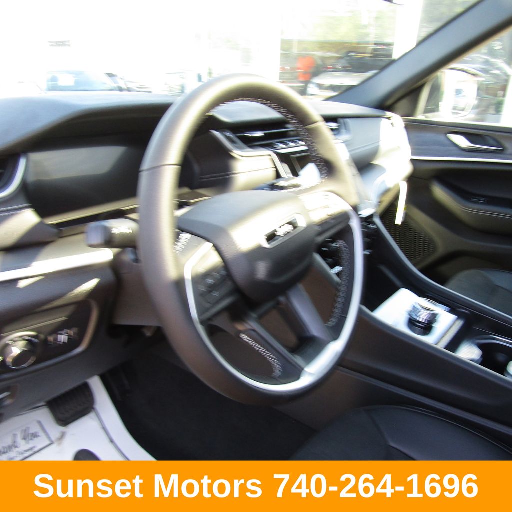 2025 Jeep Grand Cherokee Altitude - Photo 20