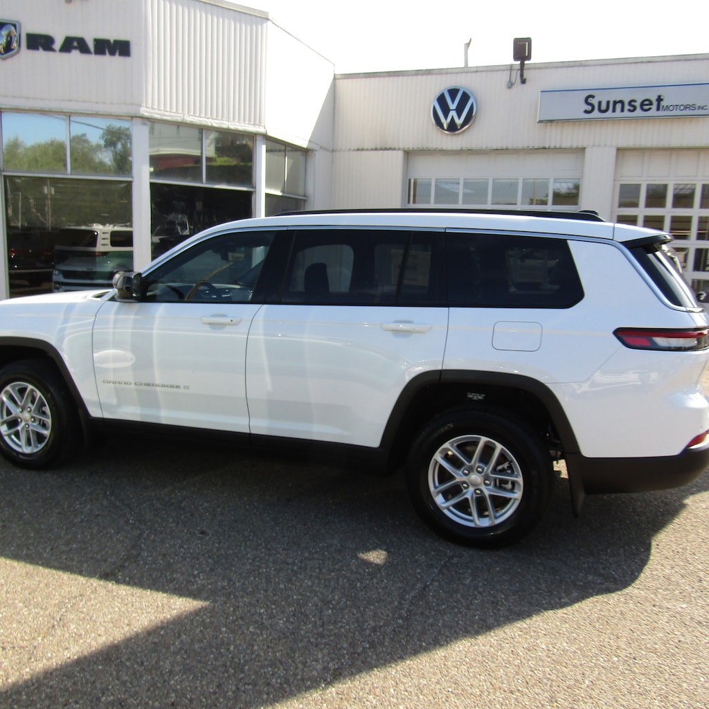 New 2025 Jeep Grand Cherokee L LAREDO X 4X4 Sport Utility