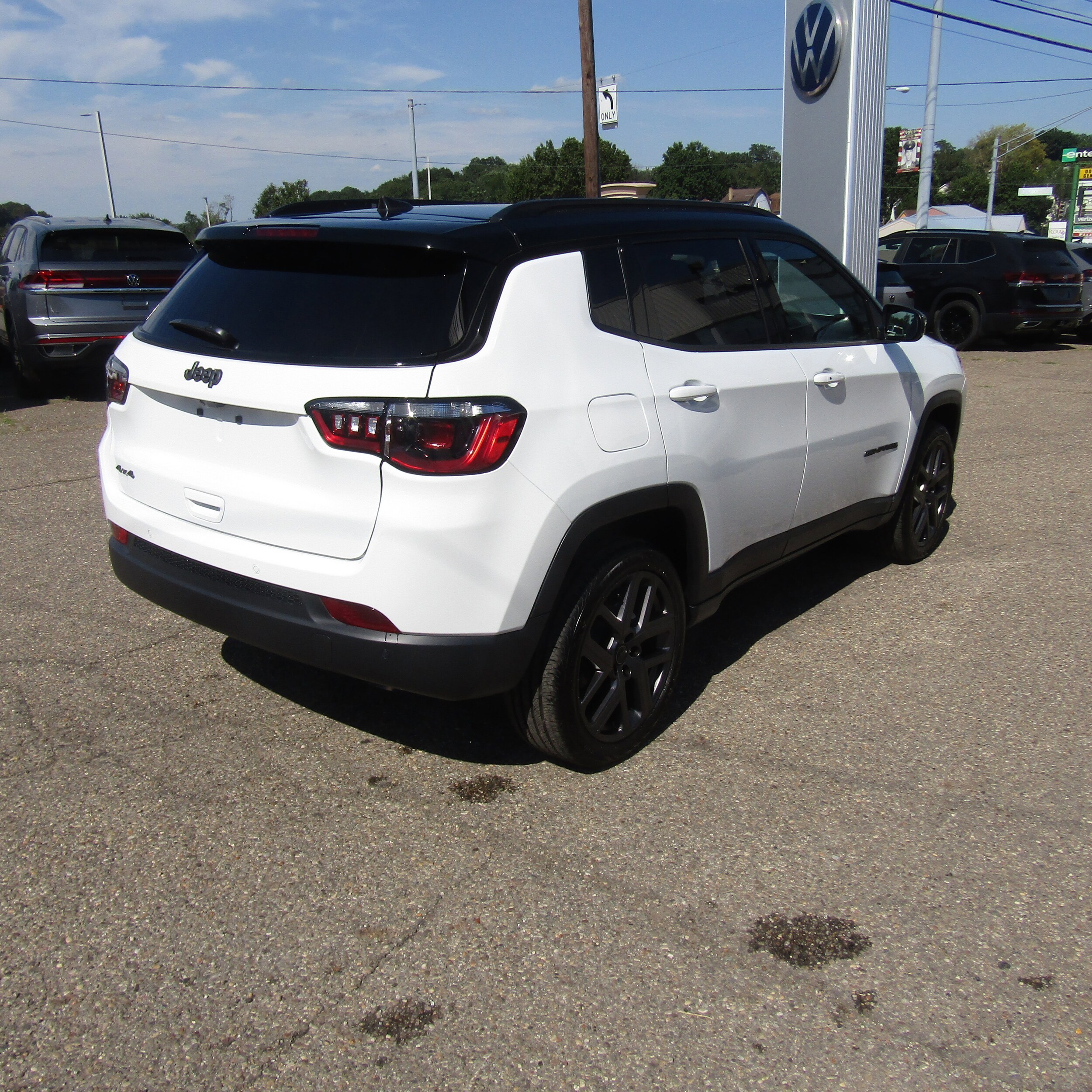 2025 Jeep Compass Limited photo 3