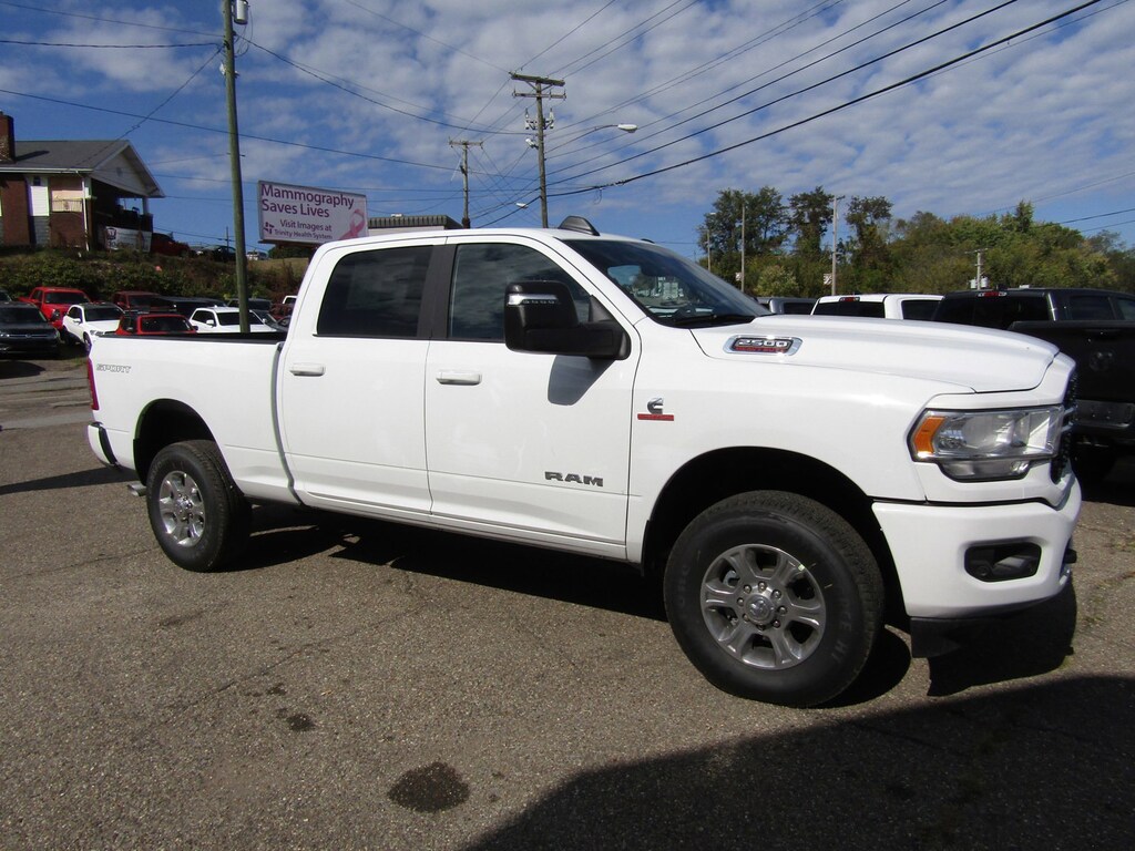 New 2024 Ram 2500 Big Horn Crew Cab 4x4 6'4 Box For Sale Steubenville OH VIN3C6UR5DL7RG110875