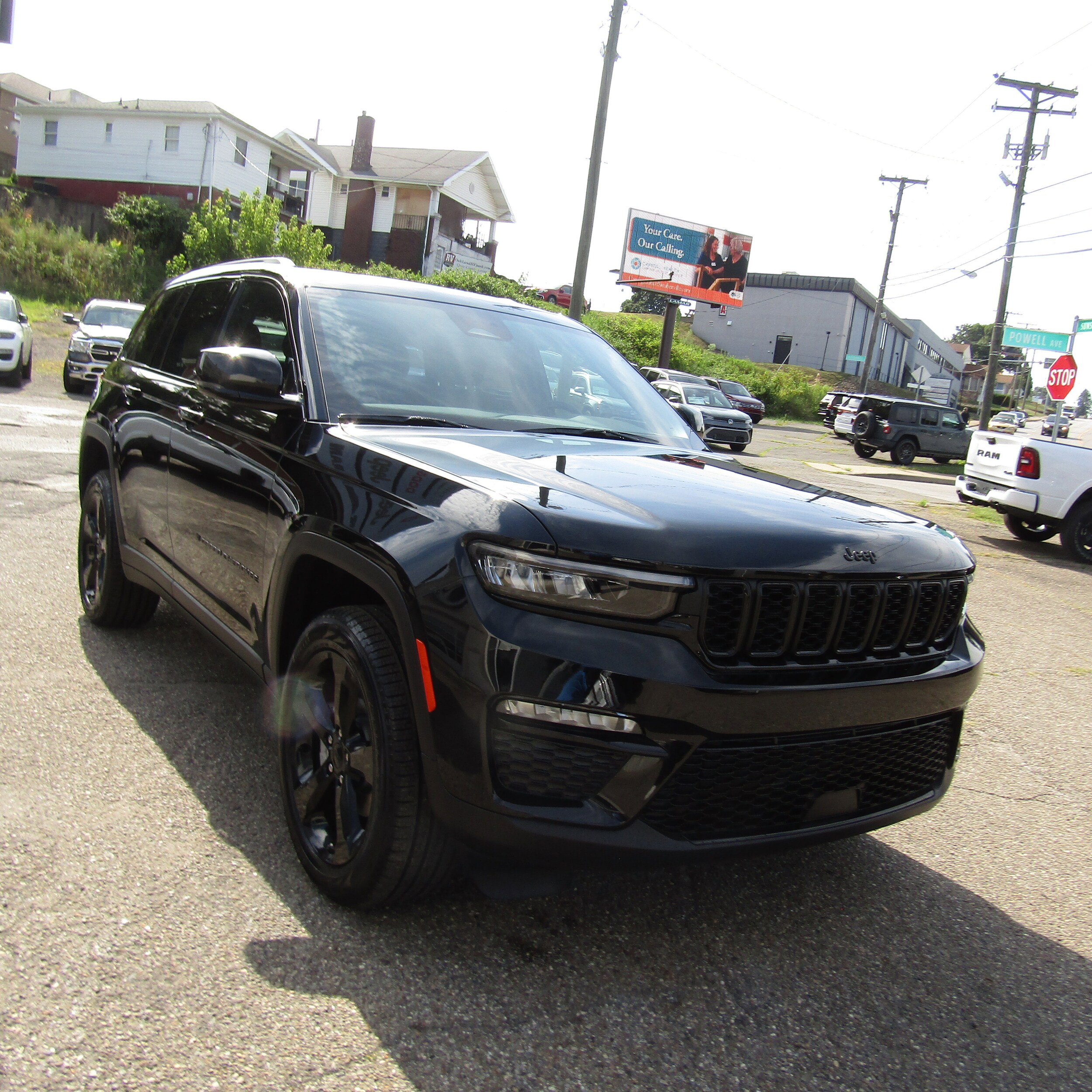 2025 Jeep Grand Cherokee Limited photo 3