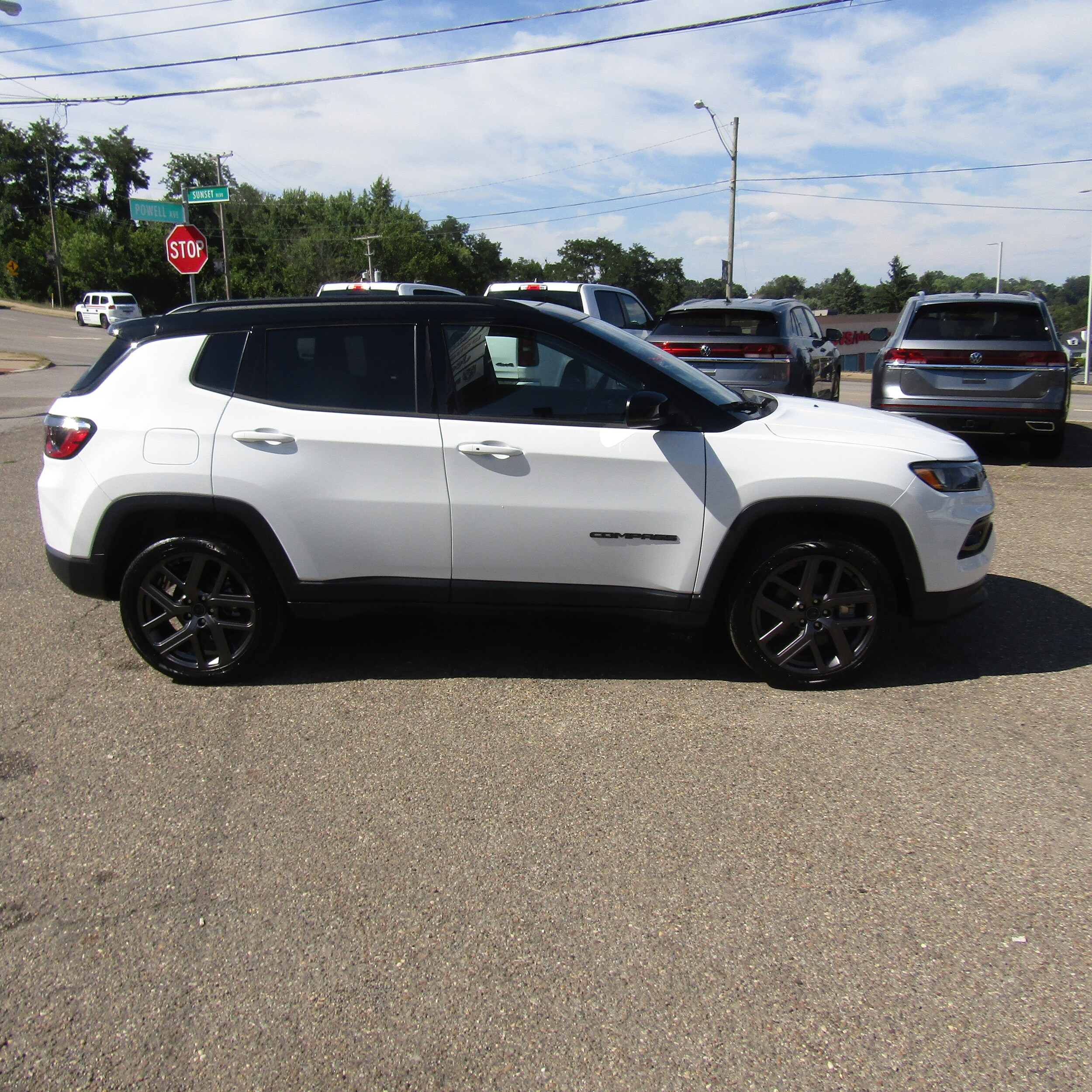 2025 Jeep Compass Limited photo 2