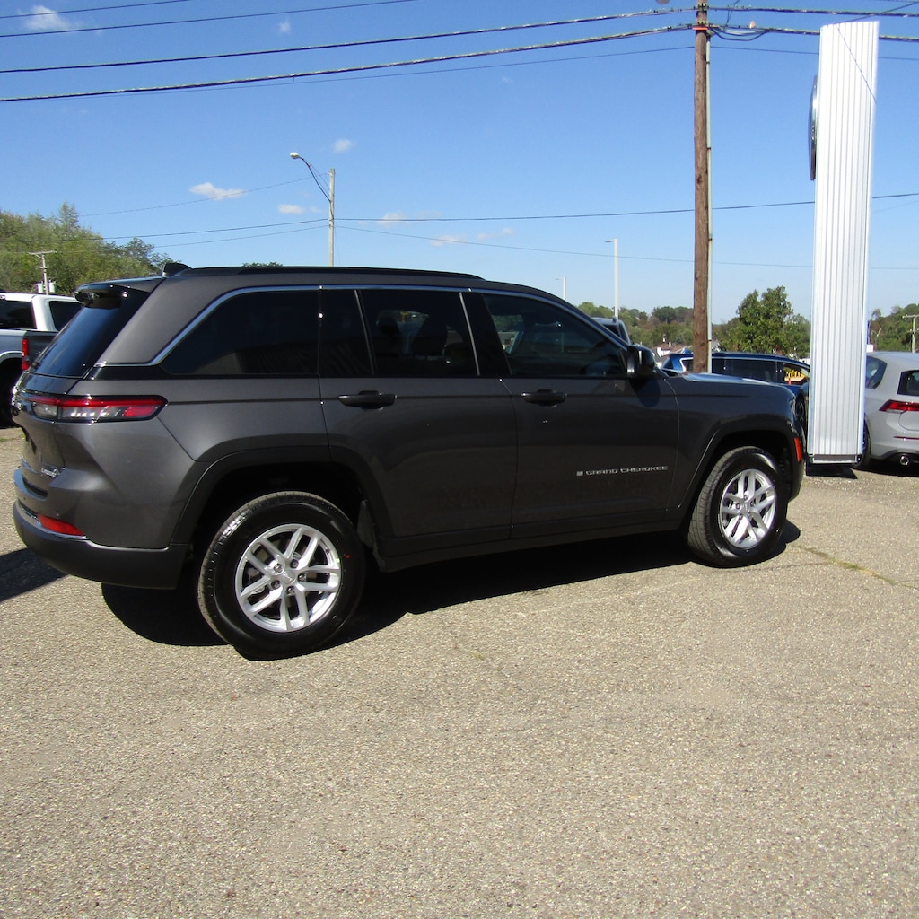New 2025 Jeep Grand Cherokee LAREDO X 4X4 Sport Utility