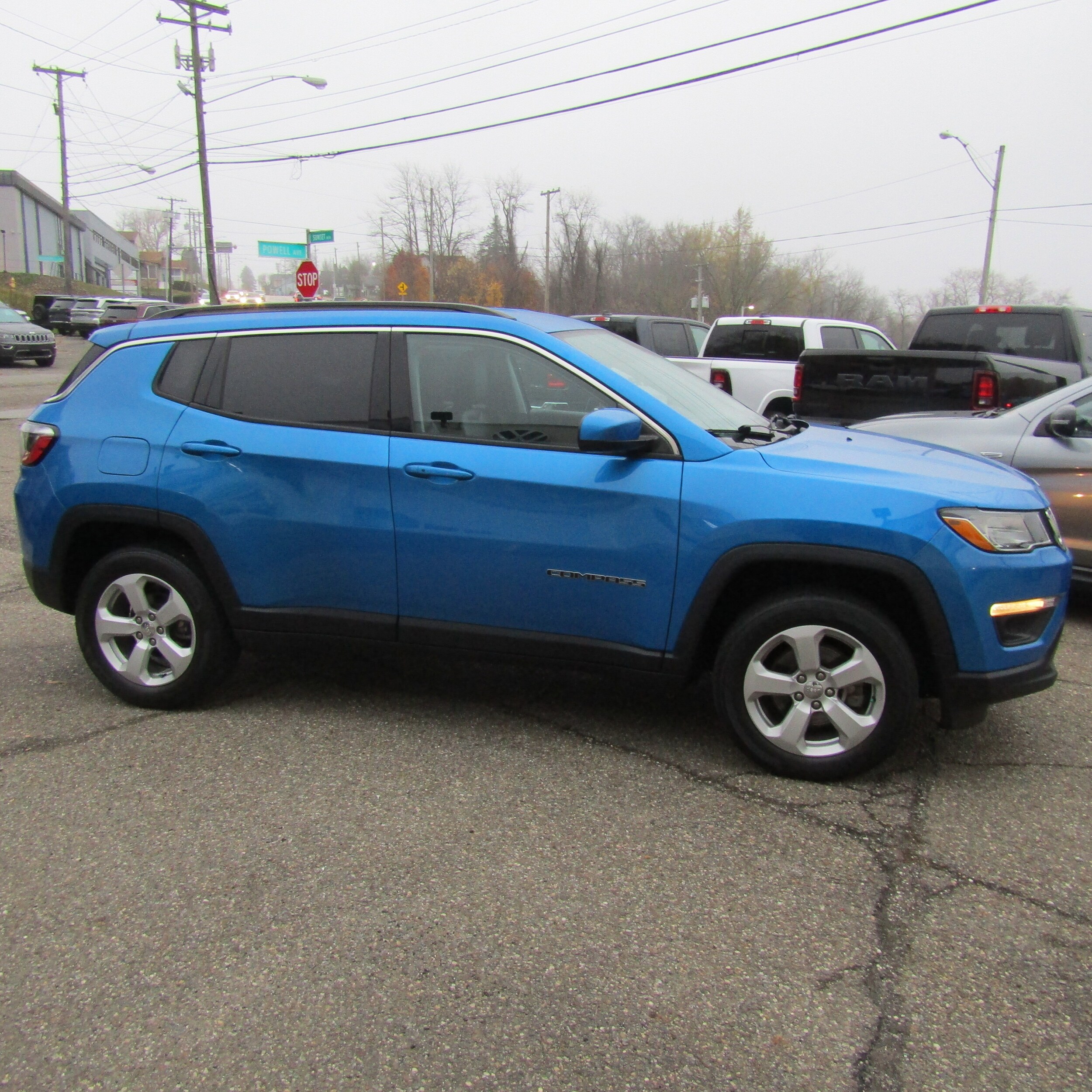 2018 Jeep Compass Latitude photo 2