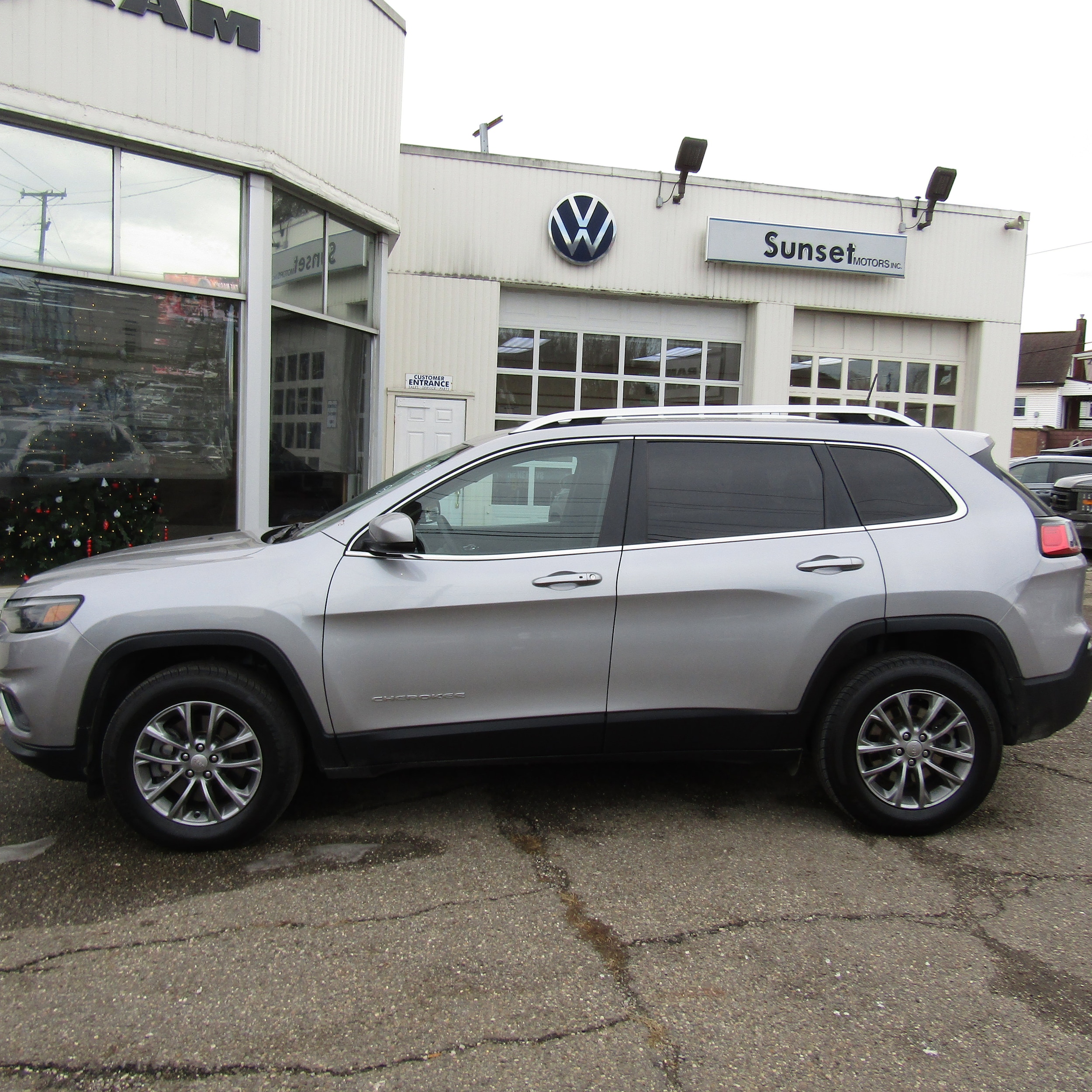 2020 Jeep Cherokee Latitude Plus's photo