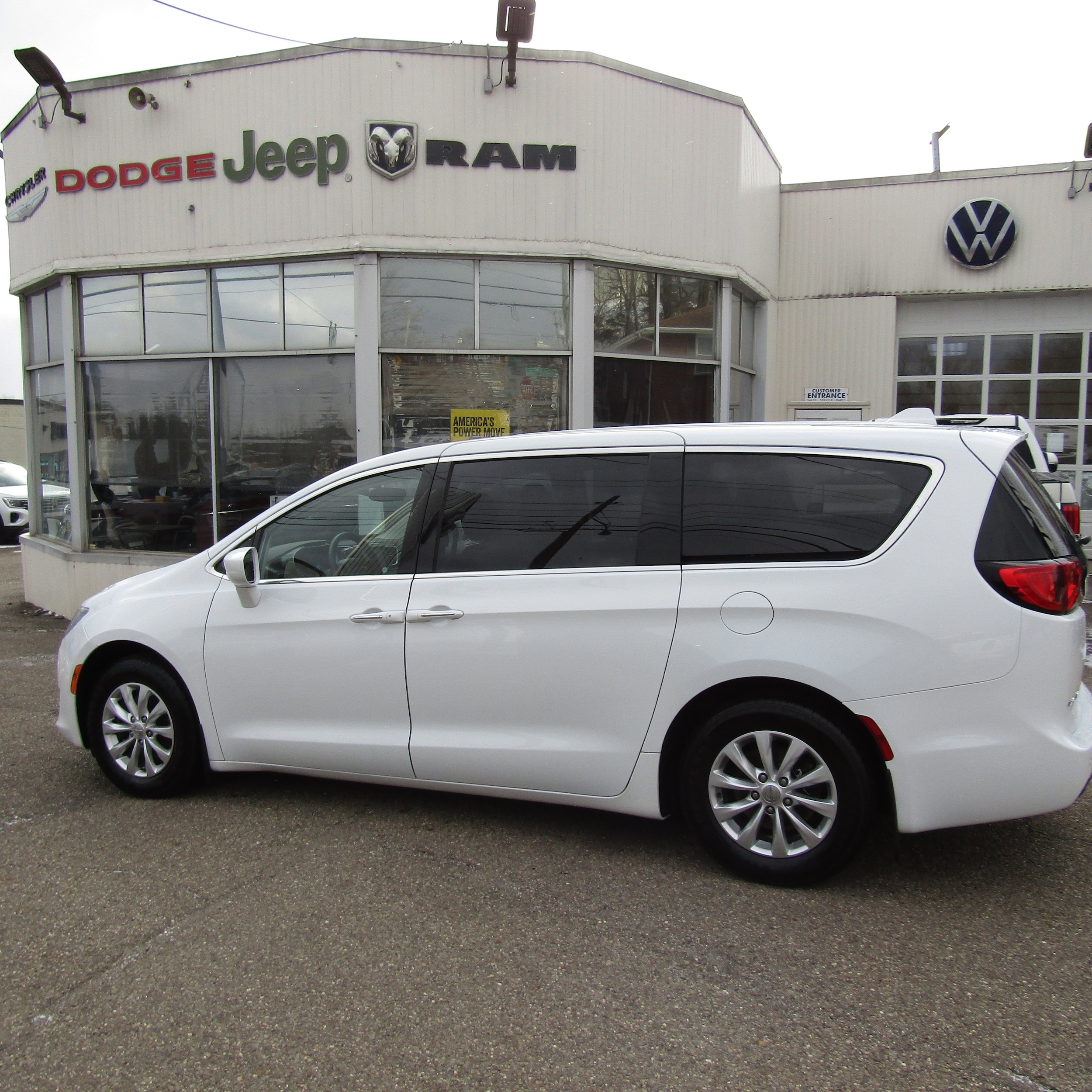 2018 Chrysler Pacifica Touring Plus