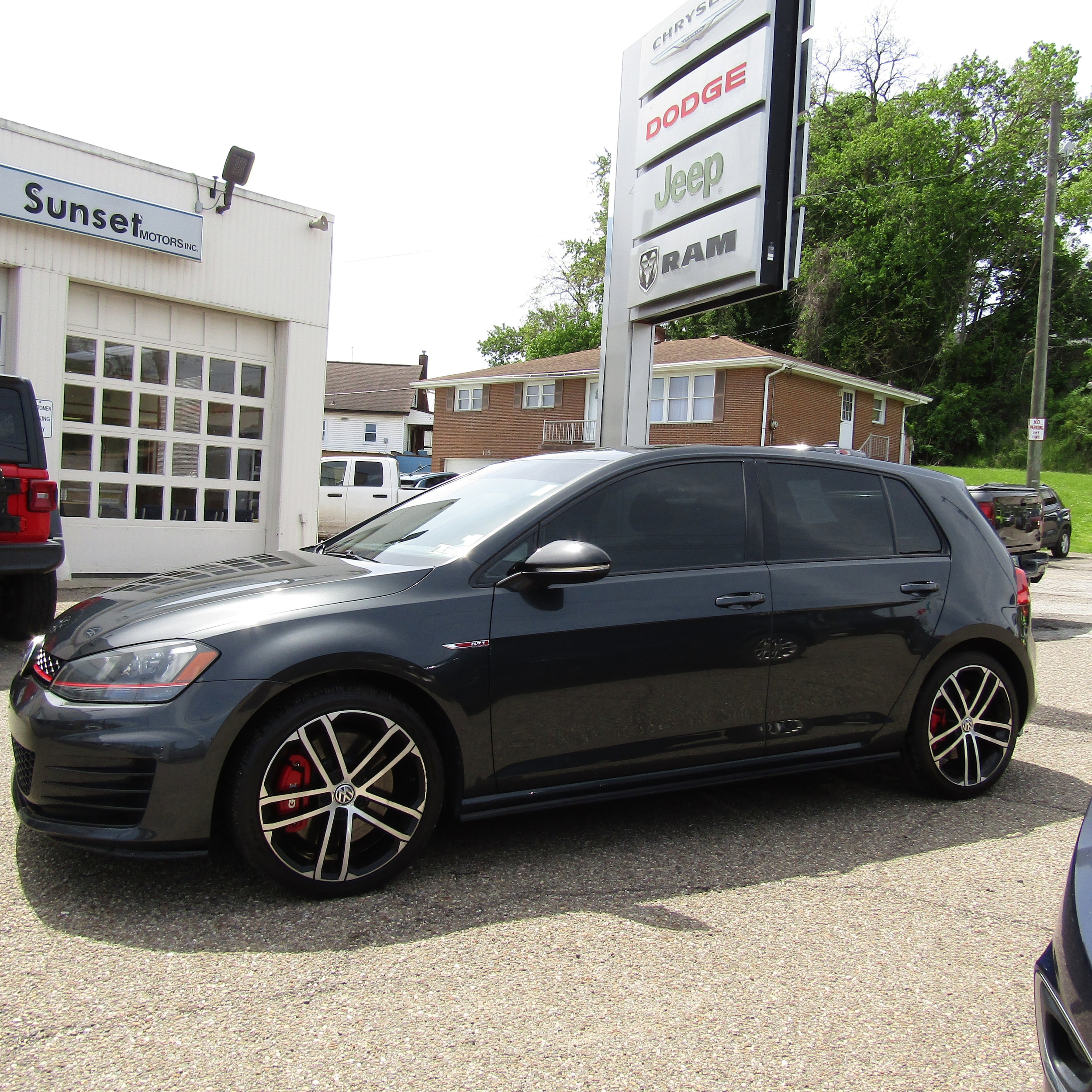 2017 Volkswagen Golf GTI Sport