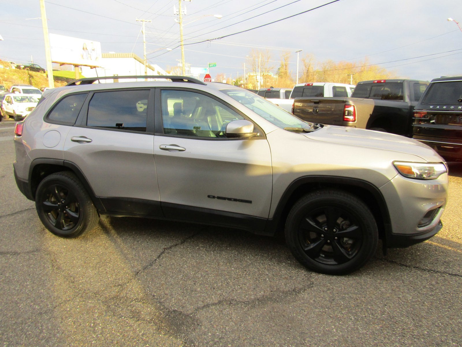 Used 2020 Jeep Cherokee Latitude Plus with VIN 1C4PJMLBXLD505945 for sale in Steubenville, OH