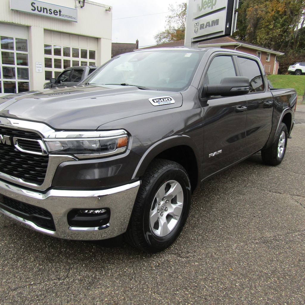 New 2025 Ram 1500 BIG HORN CREW CAB 4X4 5'7 BOX Pickup