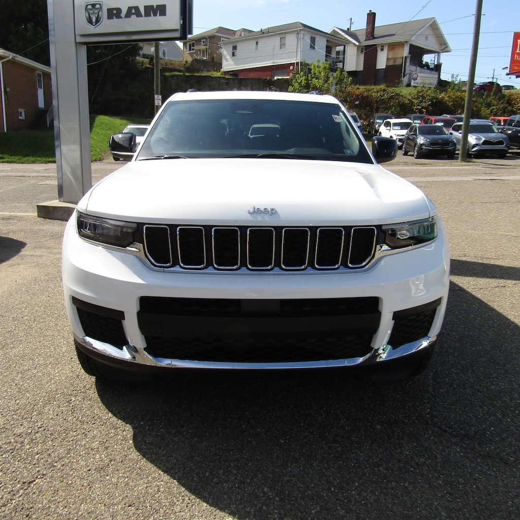 New 2025 Jeep Grand Cherokee L LAREDO X 4X4 Sport Utility