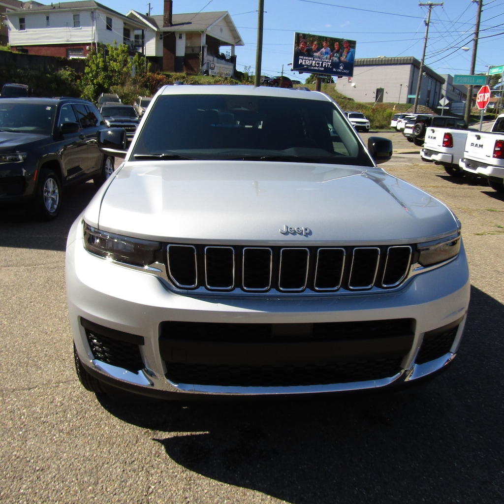 New 2025 Jeep Grand Cherokee L LAREDO X 4X4 Sport Utility