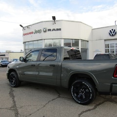 2026 Ram 1500 BIG HORN CREW CAB 4X4 5'7 BOX Pickup