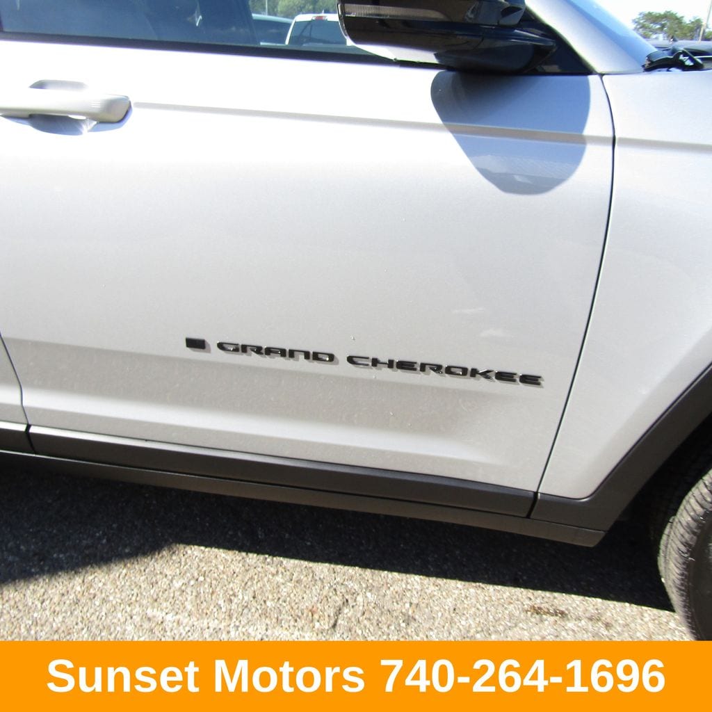 2025 Jeep Grand Cherokee Altitude - Photo 8