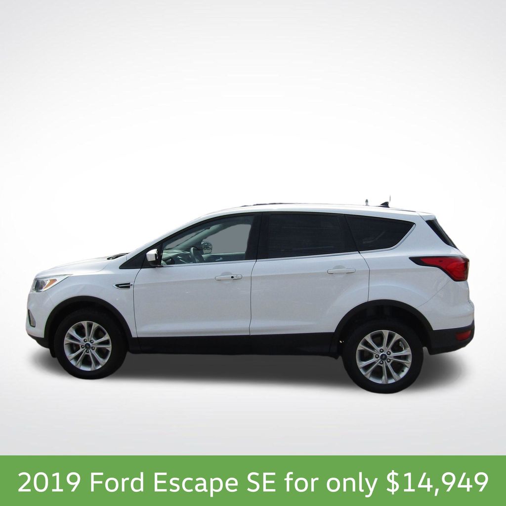 Used 2019 Ford Escape SE with VIN 1FMCU9GDXKUA70451 for sale in Steubenville, OH