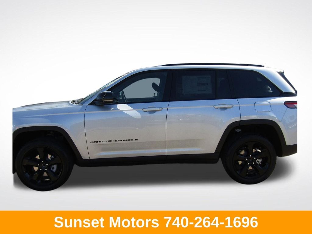 2025 Jeep Grand Cherokee Altitude - Photo 2
